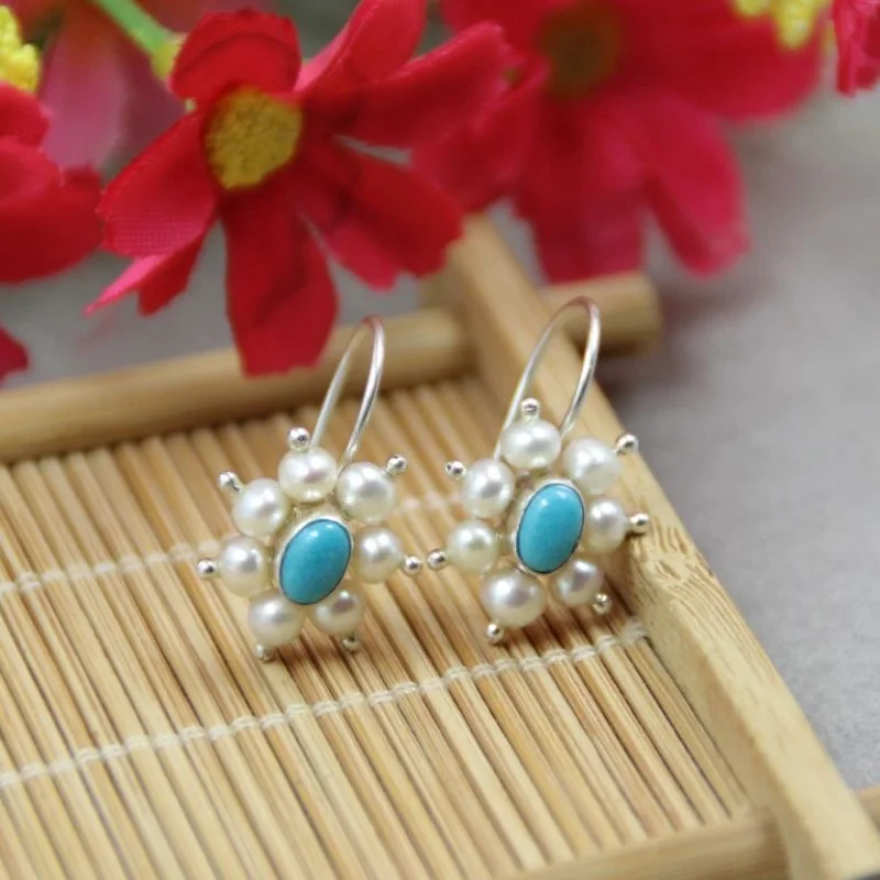 Fashion New in Silver 925 Inlaid Pearl earrings for women Simple Retro Turquoise Earings Drop Ethnic Style Banquet Jewelry
Fashion New in Silver 925 Inlaid Pearl earrings for women Simple Retro Turquoise Earings Drop Ethnic Style Banquet Jewelry