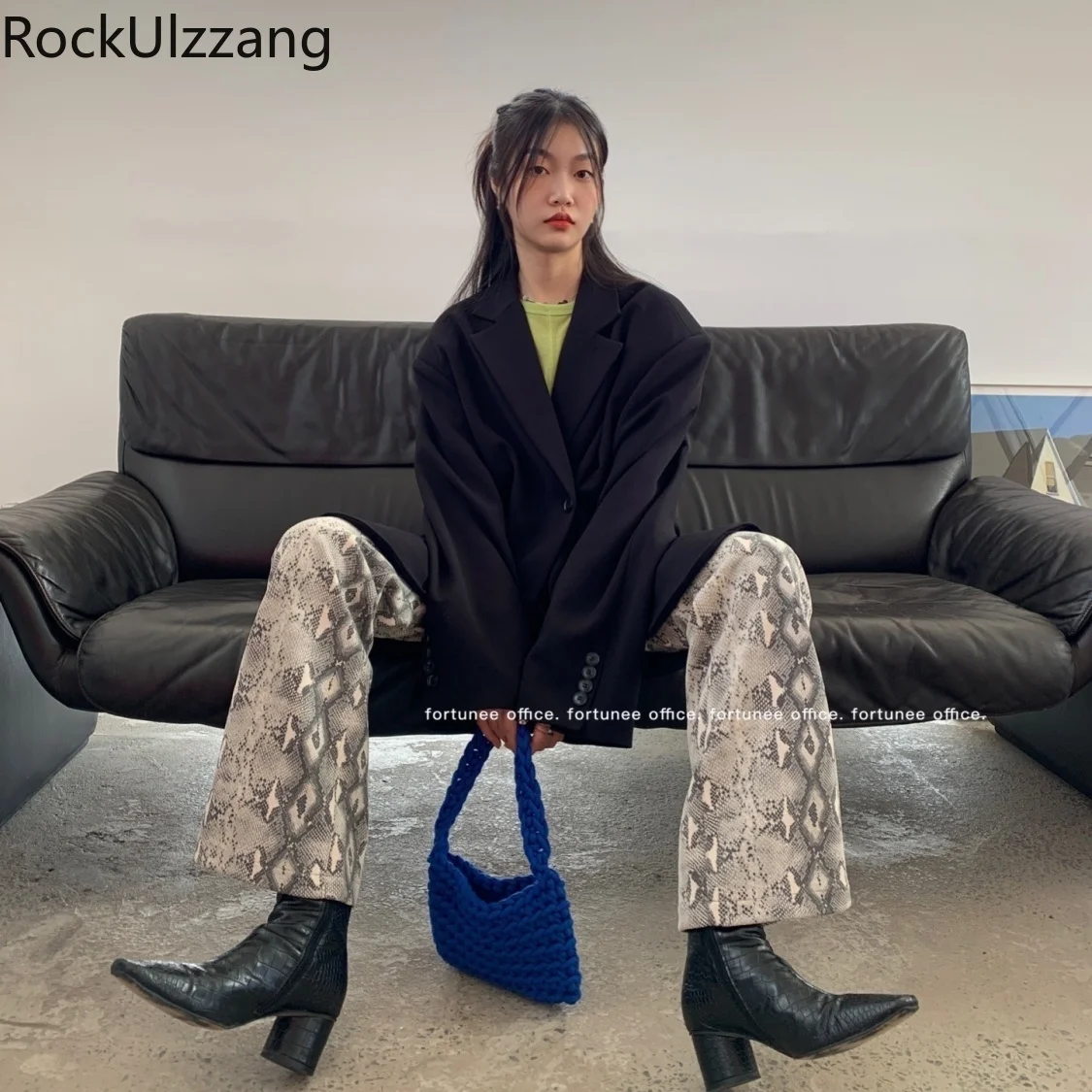 Elastic Waist Snake Pattern Flare Pant Pocket Bootcut Bell Bottom Korean Women Fashion Bodycon Slim Trouser y2k harajuku Gothic
Elastic Waist Snake Pattern Flare Pant Pocket Bootcut Bell Bottom Korean Women Fashion Bodycon Slim Trouser y2k harajuku Gothic