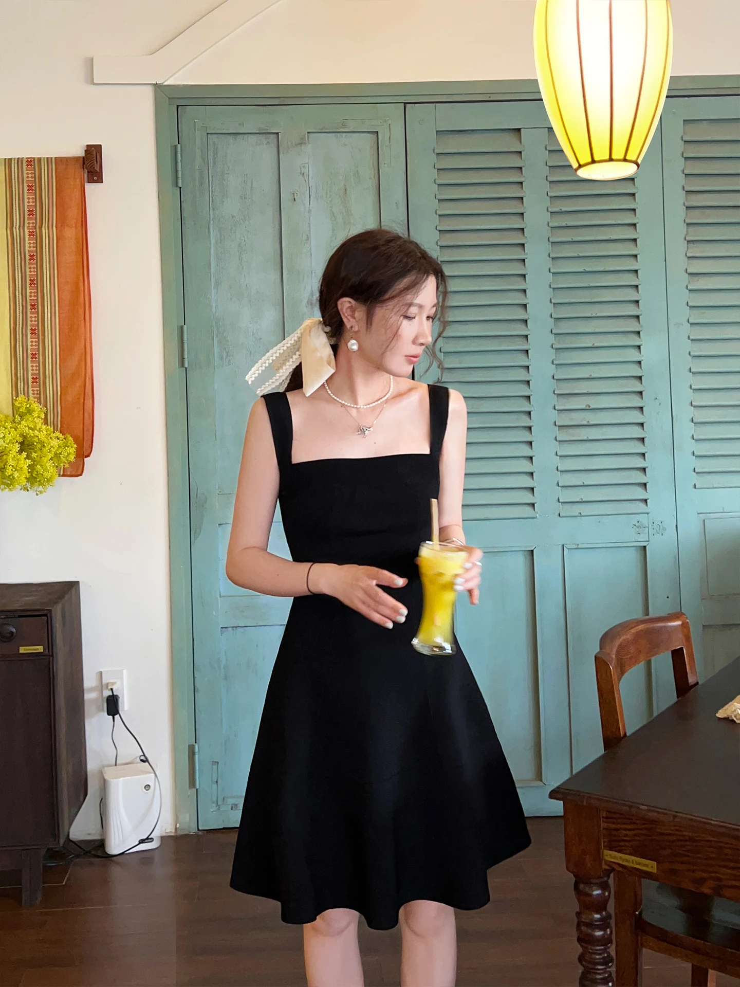 Retro Simple Knitted Dress Women's Design Slimming Hepburn Little Black Dress Elegant Strap Dress City Commute Street S...
Retro Simple Knitted Dress Women's Design Slimming Hepburn Little Black Dress Elegant Strap Dress City Commute Street S...