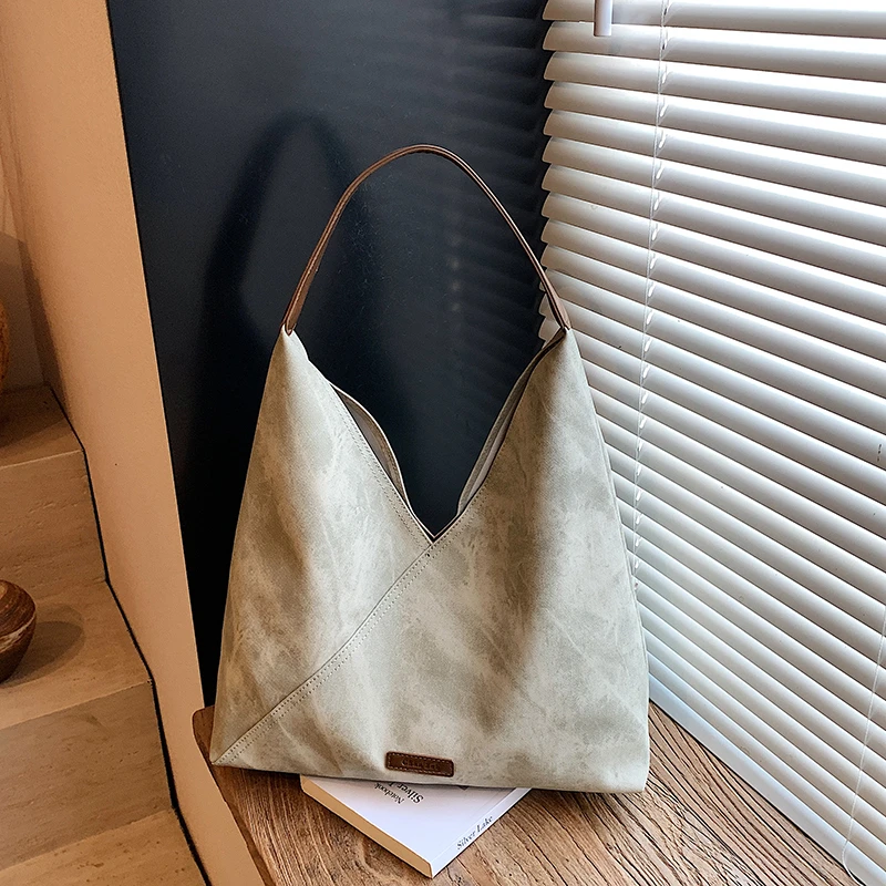 Простые женские сумки большой вместимости, распродажа, новинка 2025 года, универсальные женские сумки для поездок на работу, сумки на плечо из искусственной кожи в стиле ретро с застежкой
Простые женские сумки большой вместимости, распродажа, новинка 2025 года, универсальные женские сумки для поездок на работу, сумки на плечо из искусственной кожи в стиле ретро с застежкой