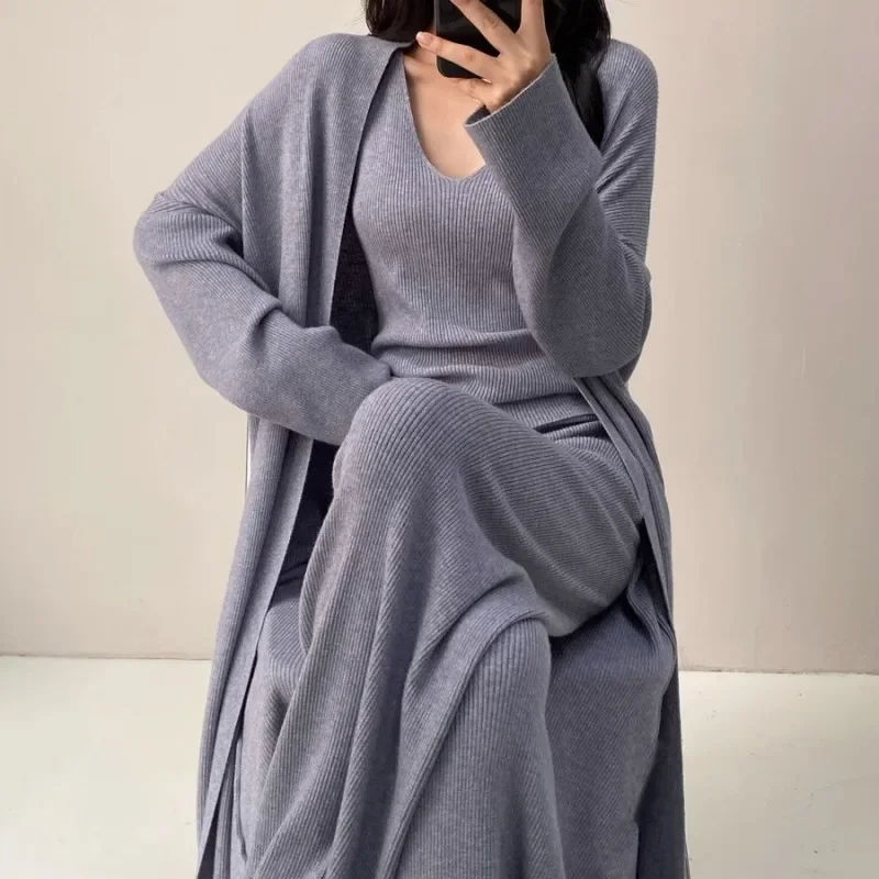 Knitted V-Neck Vest Set Women's Autumn And Winter Long Sweater Cardigan Paired With Wide Leg Pants Three Piece Set
Knitted V-Neck Vest Set Women's Autumn And Winter Long Sweater Cardigan Paired With Wide Leg Pants Three Piece Set
