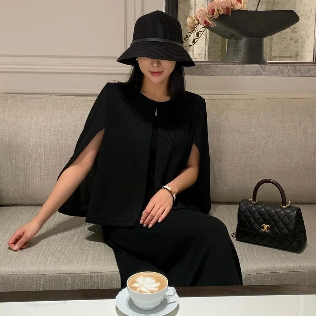 Korean Style Vintage Knitted Cloak Open Cardigan Sun Protection Pure Color round Neck Batwing Sleeve Regular Fit Inner Wear
Korean Style Vintage Knitted Cloak Open Cardigan Sun Protection Pure Color round Neck Batwing Sleeve Regular Fit Inner Wear