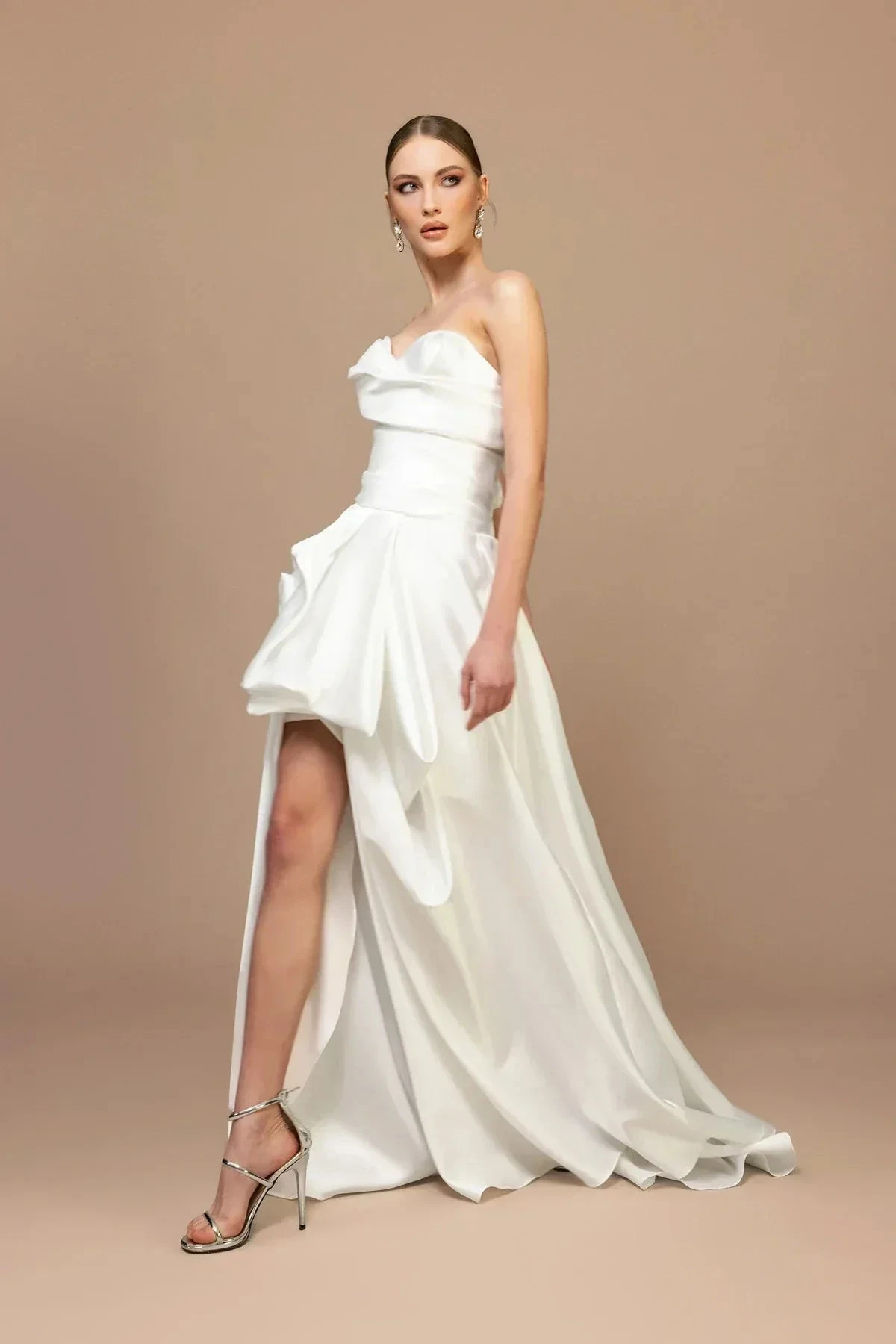 Simple Pleat Satin Evening Dresses A-line skirt Sexy High Side Split Fashion Prom Gowns Sleeveless Customized Vestidos De Noche
Simple Pleat Satin Evening Dresses A-line skirt Sexy High Side Split Fashion Prom Gowns Sleeveless Customized Vestidos De Noche