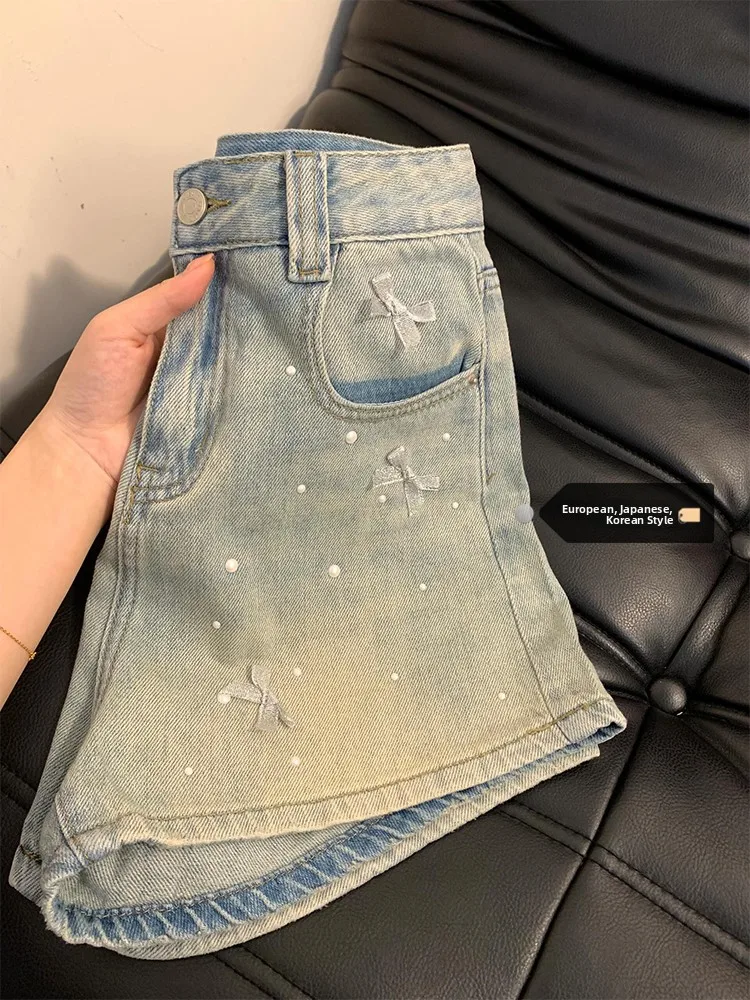 Heavy Duty Rhinestone Embellished High Waist A-Line Denim Shorts for Women Summer Slimming Design Knot Hot Pants
Heavy Duty Rhinestone Embellished High Waist A-Line Denim Shorts for Women Summer Slimming Design Knot Hot Pants
