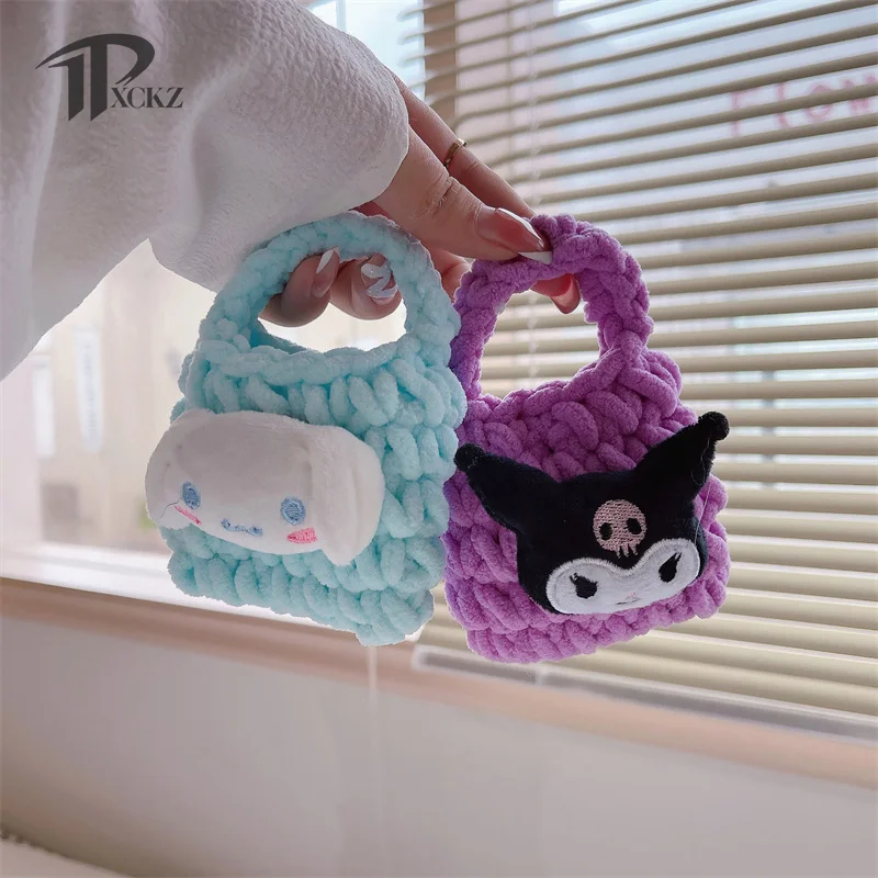 Милая мультяшная Защитная мини-сумка Sanrio для наушников, милая портативная мини-сумка-кошелек, милая плюшевая маленькая сумка для хранения для девочек, подарки
Милая мультяшная Защитная мини-сумка Sanrio для наушников, милая портативная мини-сумка-кошелек, милая плюшевая маленькая сумка для хранения для девочек, подарки