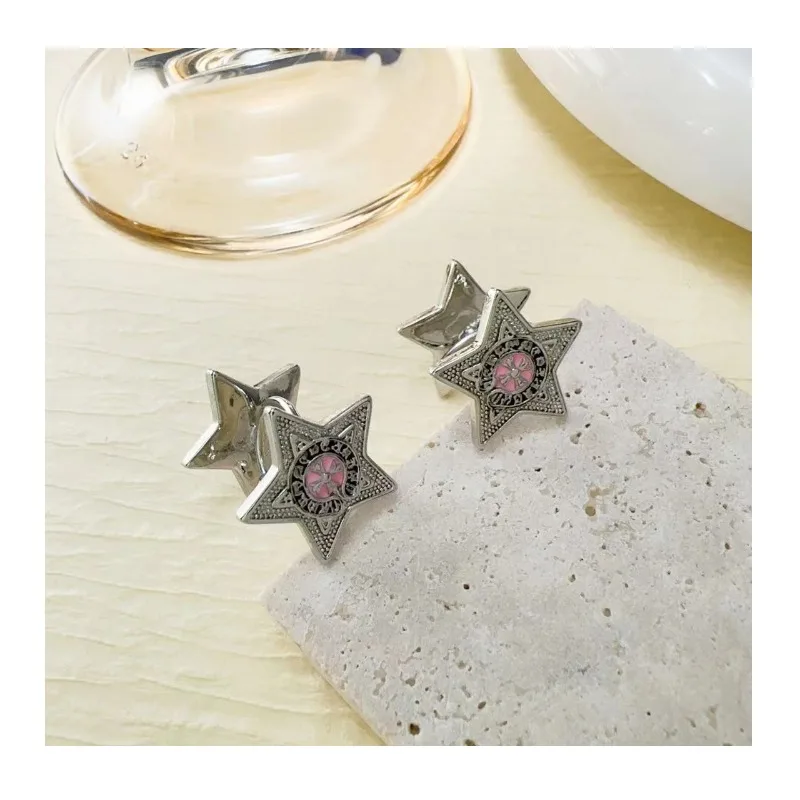 Fashion Cross Personality Double-sided Star No Ear Piercing Ear Bone Clip Female Niche Design Personality Sweet and Cool Versati
Fashion Cross Personality Double-sided Star No Ear Piercing Ear Bone Clip Female Niche Design Personality Sweet and Cool Versati