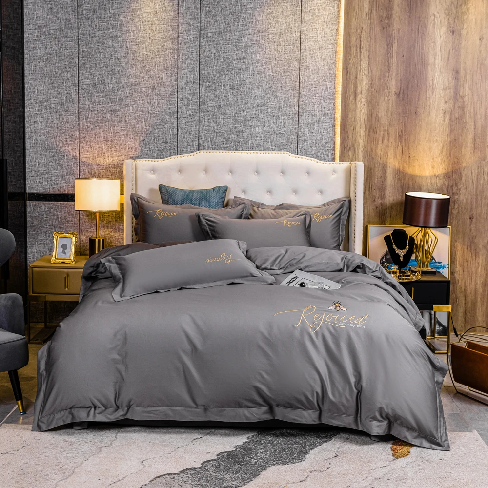 2022 Newest Long-staple Cotton Four-piece Bed Linen New Stitching Embroidery Plain Cotton Bedding Light Luxury Style Dark Gray
2022 Newest Long-staple Cotton Four-piece Bed Linen New Stitching Embroidery Plain Cotton Bedding Light Luxury Style Dark Gray