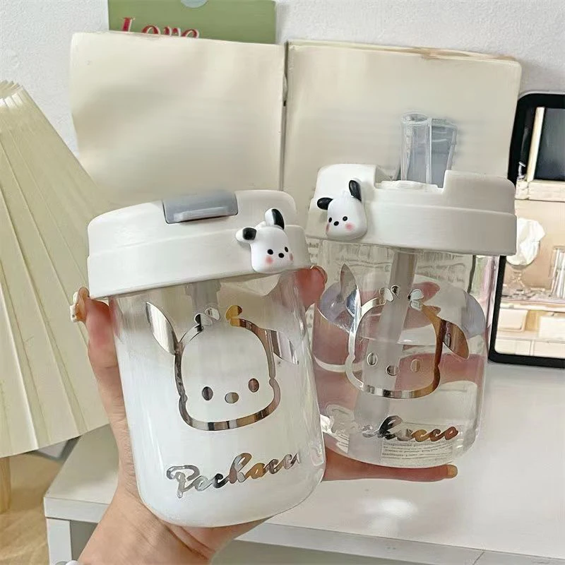 Милая соломенная чашка Sanrio, портативная Спортивная пластиковая чашка большой емкости для встряхивания, модная мультяшная бутылка для воды, подарок для друзей на день рождения
Милая соломенная чашка Sanrio, портативная Спортивная пластиковая чашка большой емкости для встряхивания, модная мультяшная бутылка для воды, подарок для друзей на день рождения
