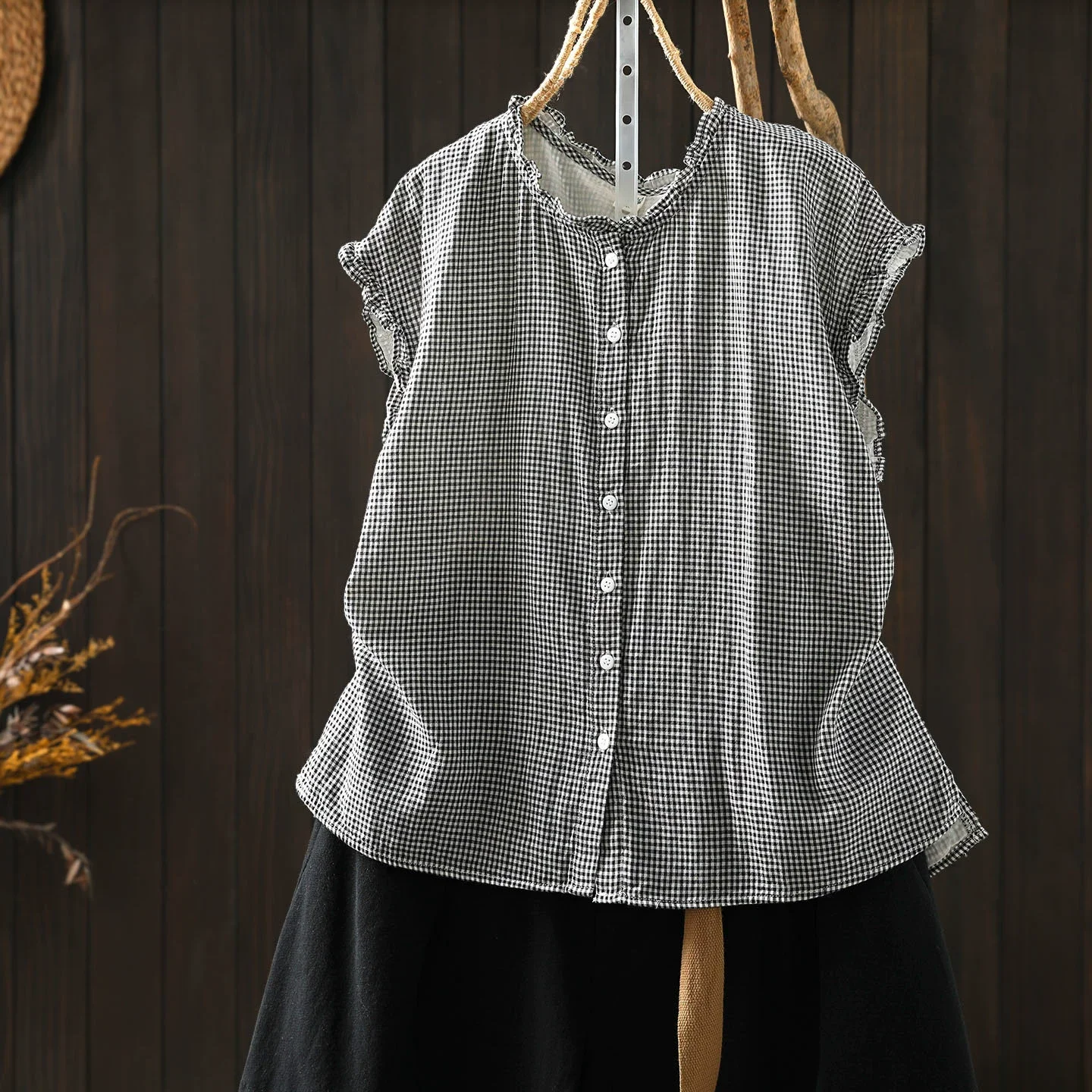 Middle aged women clothing 100% cotton yarn checkered shirts and blouses for women Japanese style plaid summer tops
Middle aged women clothing 100% cotton yarn checkered shirts and blouses for women Japanese style plaid summer tops