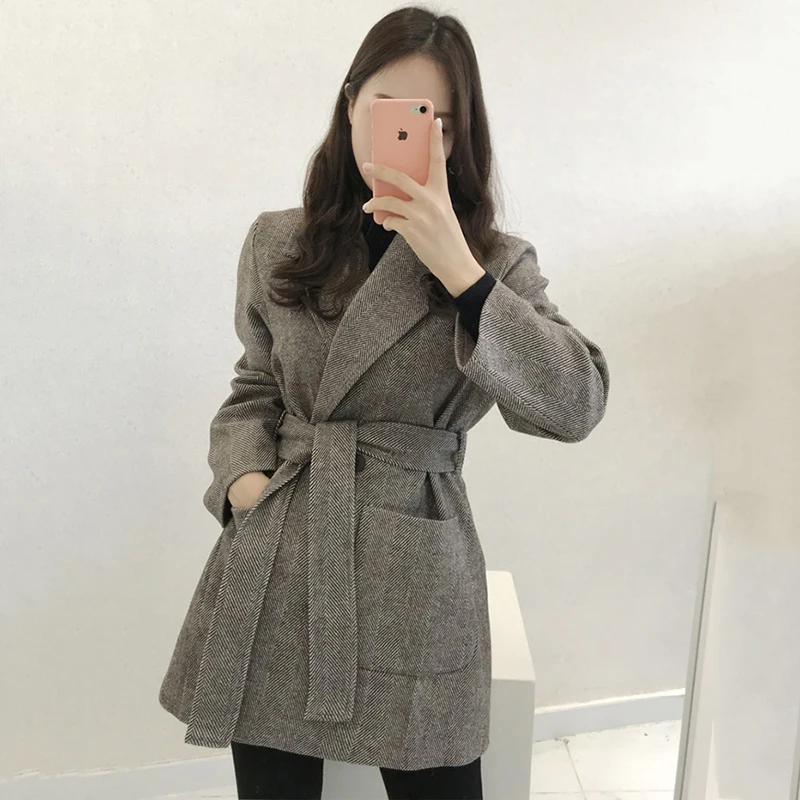 2023 Autumn Winter Woolen Windbreaker Coat Women Short Outwear Fashion Loose Woolen Cloth Blazer Jacket Female Overcoat
2023 Autumn Winter Woolen Windbreaker Coat Women Short Outwear Fashion Loose Woolen Cloth Blazer Jacket Female Overcoat