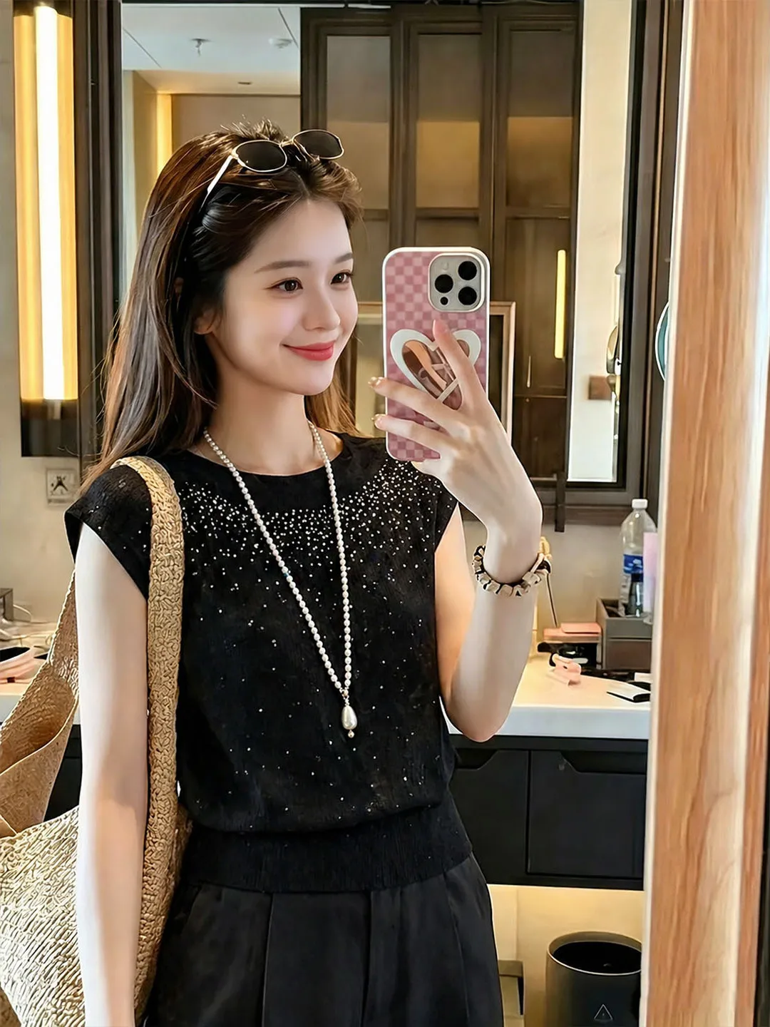 Fashionable Commute Style Heavy Embellished Short Sleeve Knitwear round Neck Slim Fit Korean Version Summer Top Silk Blend
Fashionable Commute Style Heavy Embellished Short Sleeve Knitwear round Neck Slim Fit Korean Version Summer Top Silk Blend