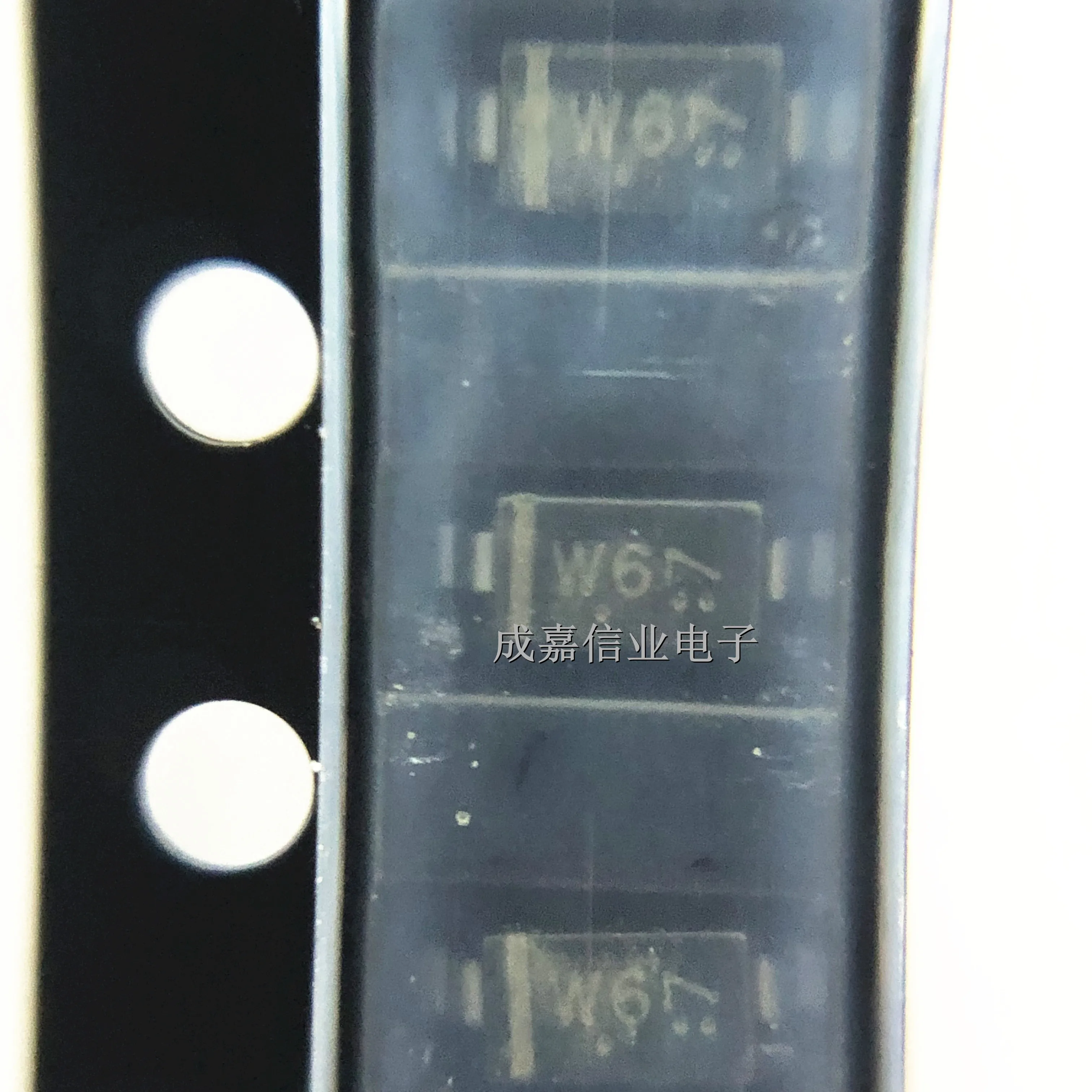 100pcs/Lot LBZT52C4V3T1G SOD-123-2 MARKING;W6 Surface Mount Zener Diodes 4.3v Operation Temperature;-55C +150C
100pcs/Lot LBZT52C4V3T1G SOD-123-2 MARKING;W6 Surface Mount Zener Diodes 4.3v Operation Temperature;-55C +150C