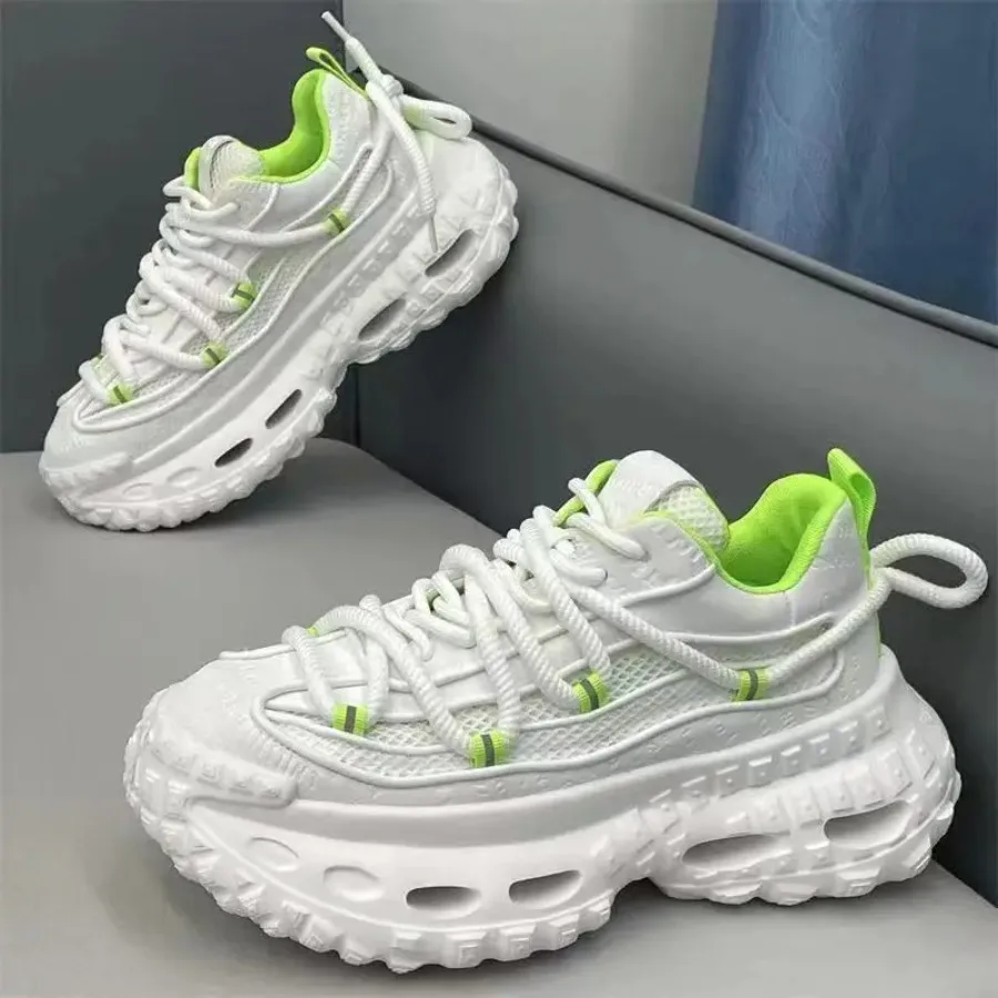 Мужские кроссовки на платформе для увеличения роста — обувь на толстой подошве с дышащим сетчатым верхом, амортизирующей подошвой из ПВХ и поддержкой свода стопы
Мужские кроссовки на платформе для увеличения роста — обувь на толстой подошве с дышащим сетчатым верхом, амортизирующей подошвой из ПВХ и поддержкой свода стопы