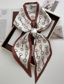 1 piece of double-sided horse chain print satin scarf, can be paired with women's dresses, shorts, belts, bags, hats, ribbons, and waistbands
1 piece of double-sided horse chain print satin scarf, can be paired with women's dresses, shorts, belts, bags, hats, ribbons, and waistbands
