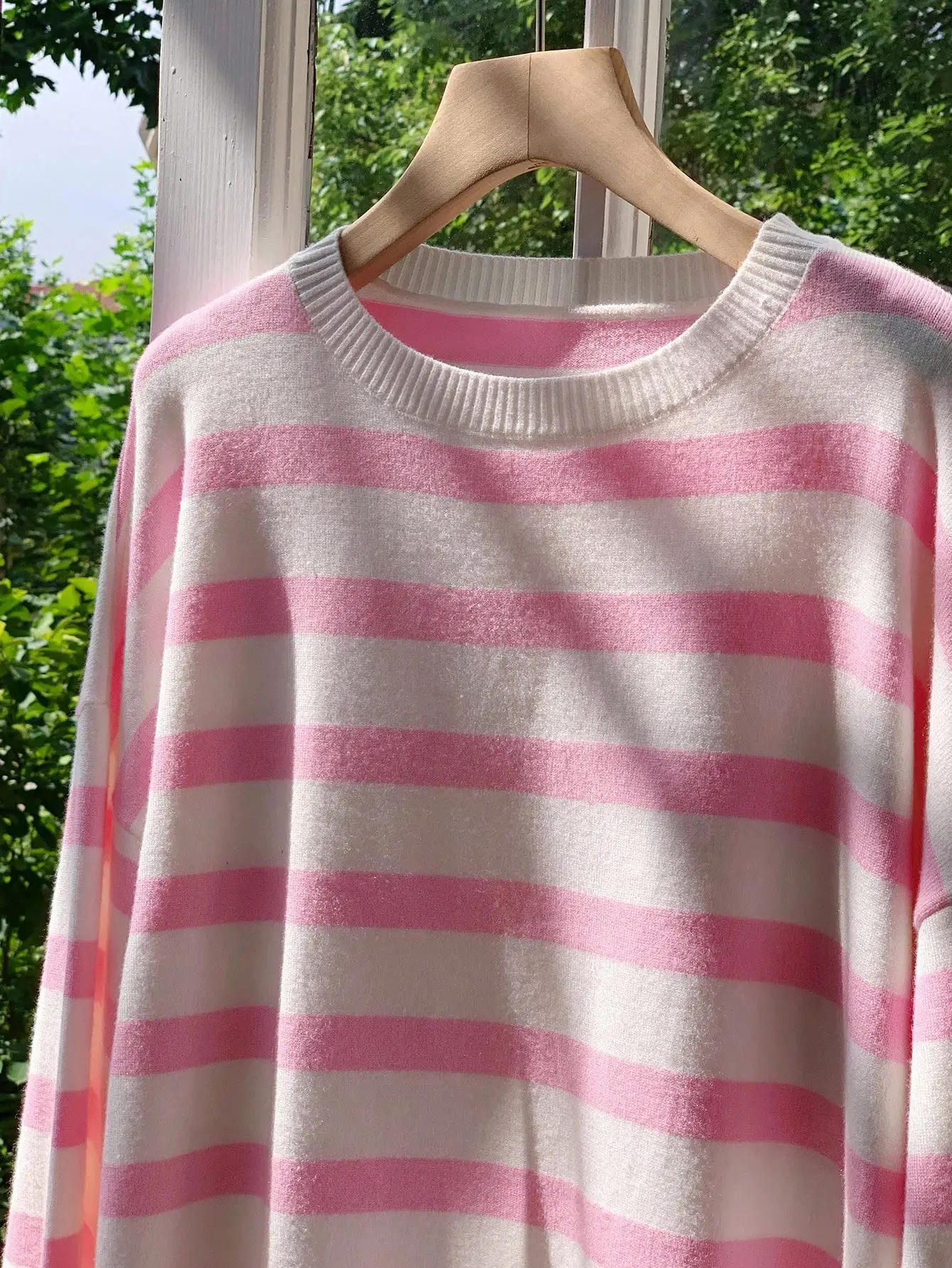 Pink And White Striped Knit Sweater Set For Women Autumn Casual Outfit
Pink And White Striped Knit Sweater Set For Women Autumn Casual Outfit