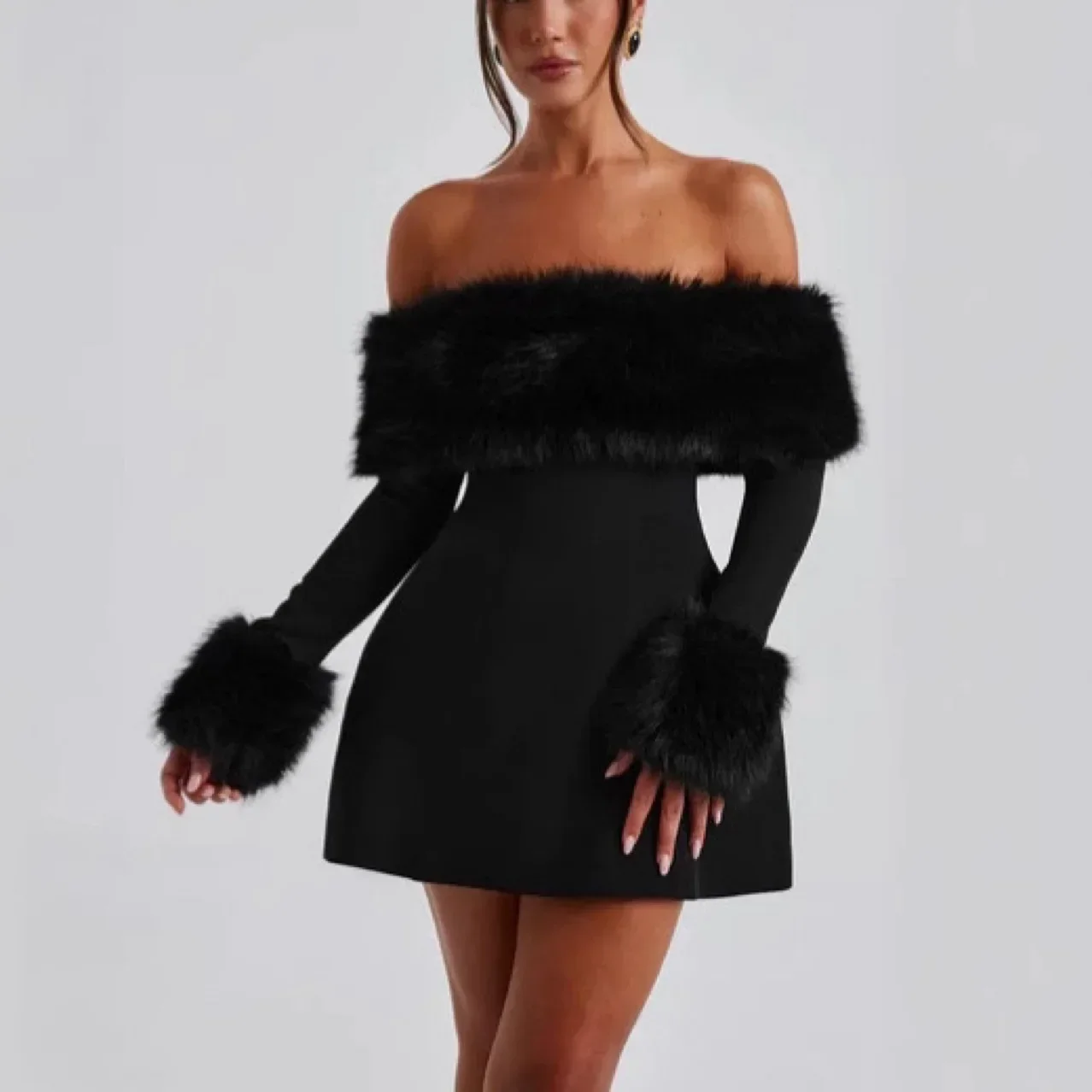 Winter Faux Fur Off The Shoulder Dress Women Mini Slit Cocktail Dresses A Line Black Christmas Party Dresses
Winter Faux Fur Off The Shoulder Dress Women Mini Slit Cocktail Dresses A Line Black Christmas Party Dresses