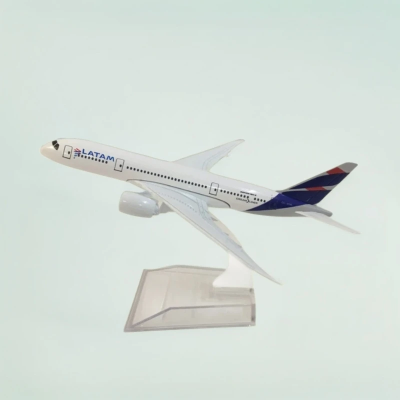 Souvenir Plane Toy 16CM 1: 400 B787 Metal Model Lattam Airways Aircraft Model Plane Ornaments For Home Collection
Souvenir Plane Toy 16CM 1: 400 B787 Metal Model Lattam Airways Aircraft Model Plane Ornaments For Home Collection