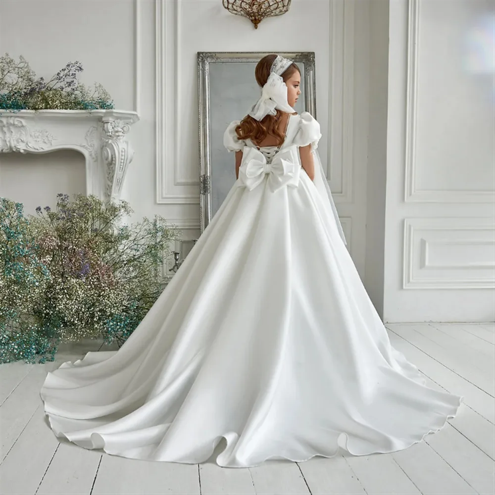 Satin White Flower Girl Dress for Wedding Appliques Sequins with Bow Elegant Princess Birthday Party First Holy Communion Dress
Satin White Flower Girl Dress for Wedding Appliques Sequins with Bow Elegant Princess Birthday Party First Holy Communion Dress