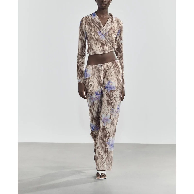 Шелковые сетчатые брюки с высокой талией Long Sve V-Ne, двубортный топ с принтом и комплект Bot, женская весенняя коллекция Faion
Шелковые сетчатые брюки с высокой талией Long Sve V-Ne, двубортный топ с принтом и комплект Bot, женская весенняя коллекция Faion