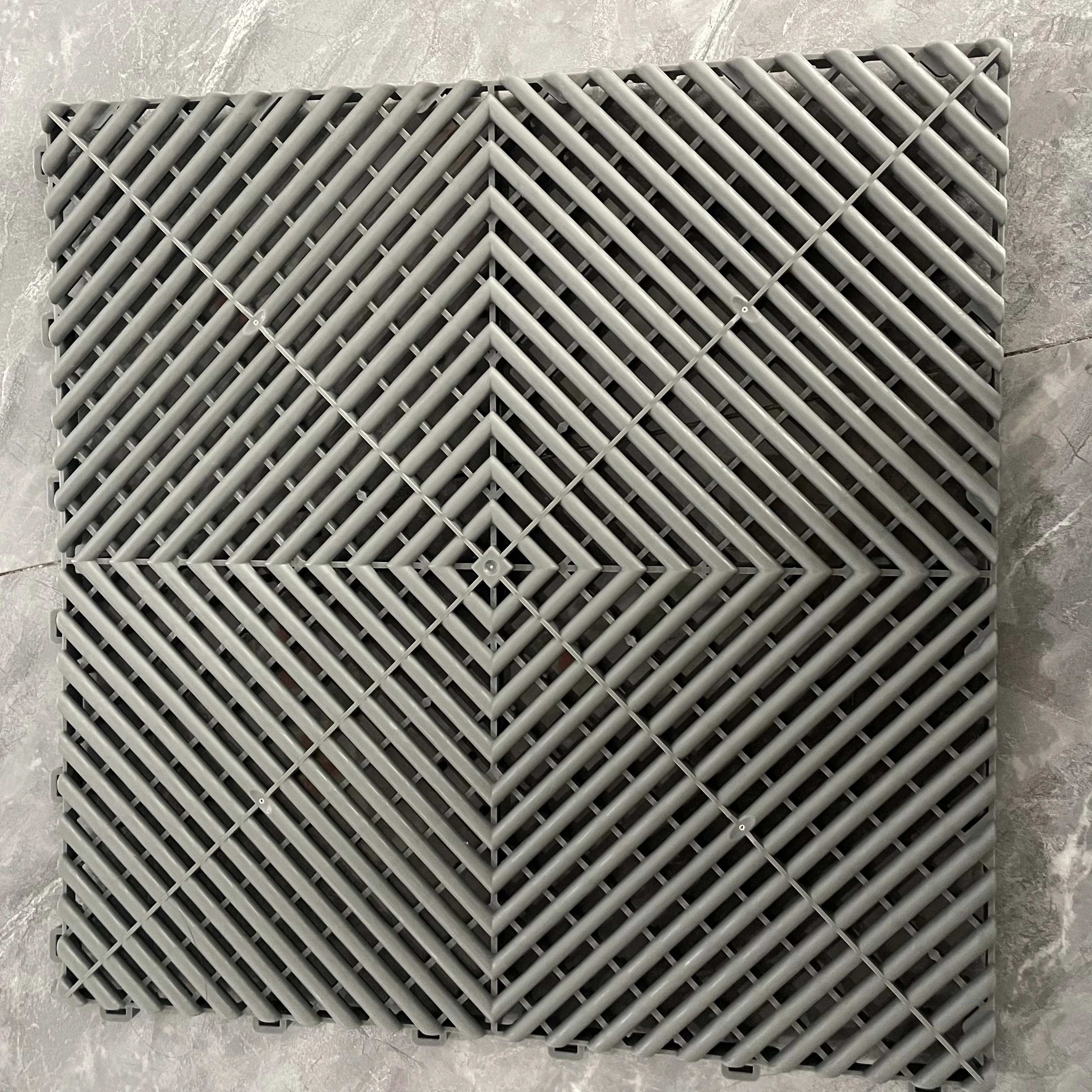 Free Flow Garage Floor Tiles Work Great for Car Detailing Shop Car Washroom Workshop Floor Covering
Free Flow Garage Floor Tiles Work Great for Car Detailing Shop Car Washroom Workshop Floor Covering