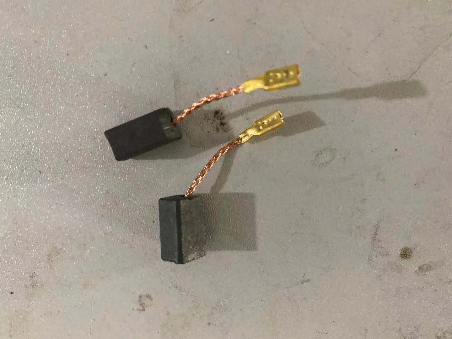 10 шт., автоматические выключения проводов, универсальный двигатель, угольные щетки, электроинструмент 13 x 7,8 x 6,3 мм для угловой шлифовальной машины, ударной пилы, дрели
10 шт., автоматические выключения проводов, универсальный двигатель, угольные щетки, электроинструмент 13 x 7,8 x 6,3 мм для угловой шлифовальной машины, ударной пилы, дрели