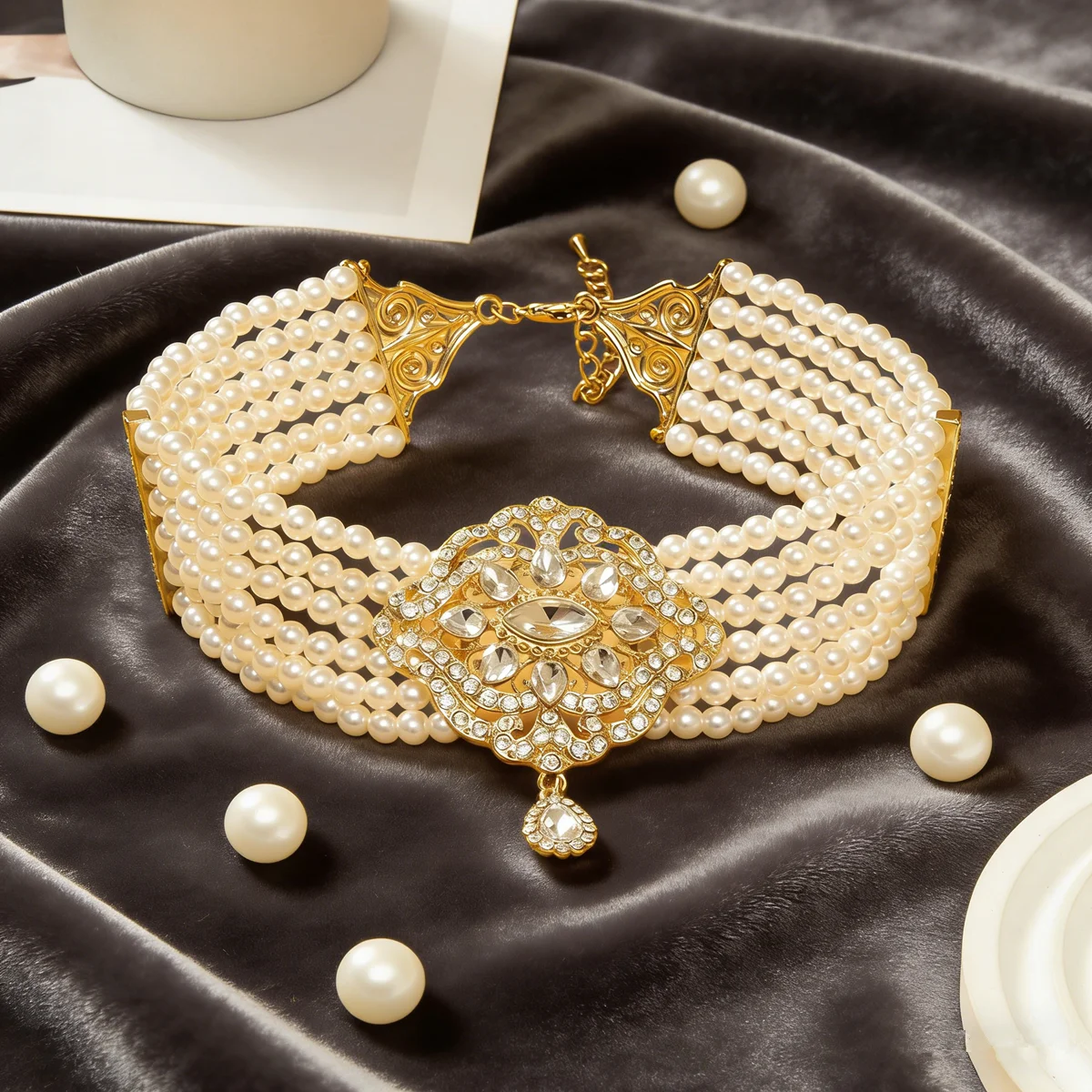 Arabian Elegance Handmade Beaded Necklace with Embossed Carving Clavicle Design for Bridal Gown Wedding Dress Accessories
Arabian Elegance Handmade Beaded Necklace with Embossed Carving Clavicle Design for Bridal Gown Wedding Dress Accessories