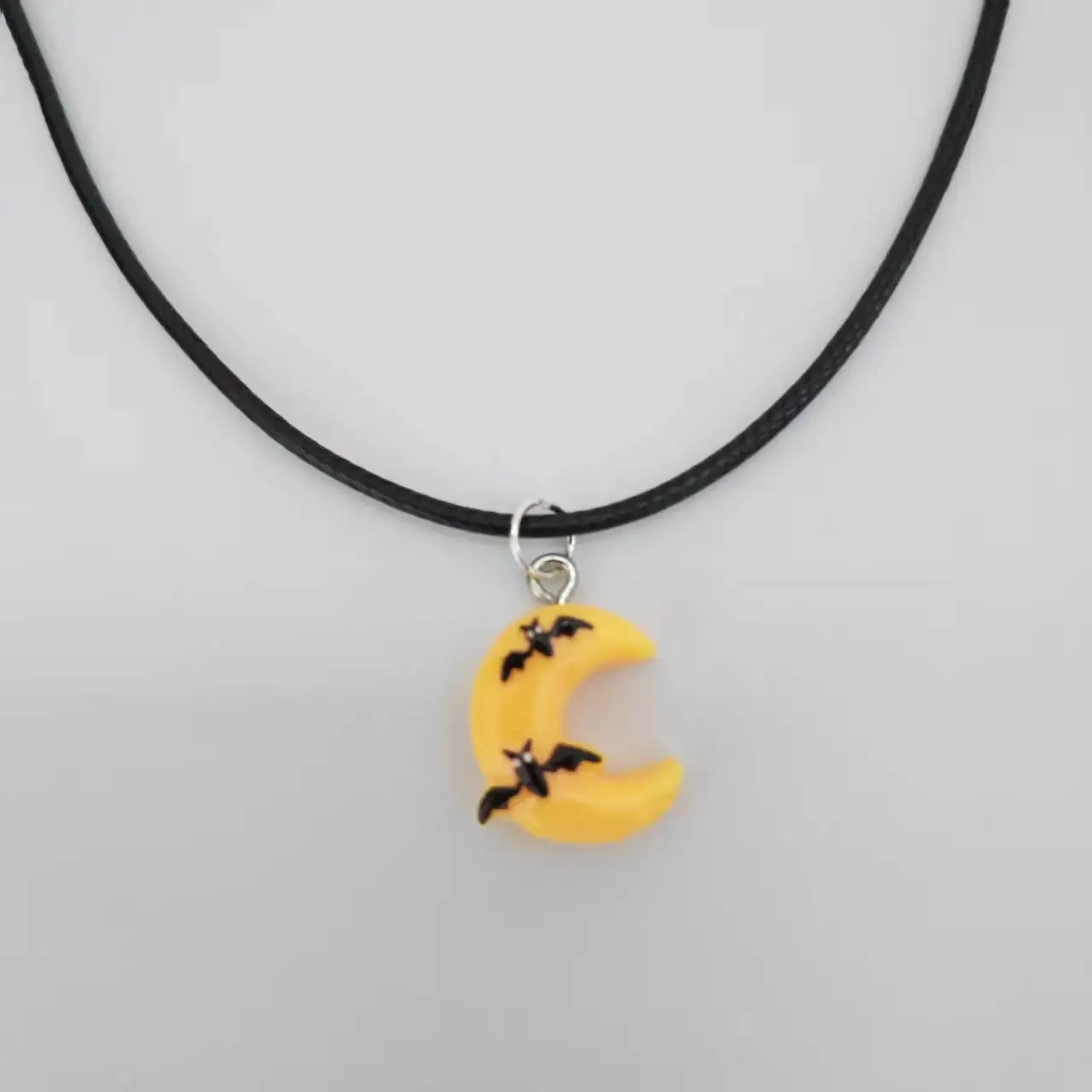 Stylish simple Bat Moon pendant choker Choker necklace women's accessories Kids Halloween Handemade Necklace
Stylish simple Bat Moon pendant choker Choker necklace women's accessories Kids Halloween Handemade Necklace