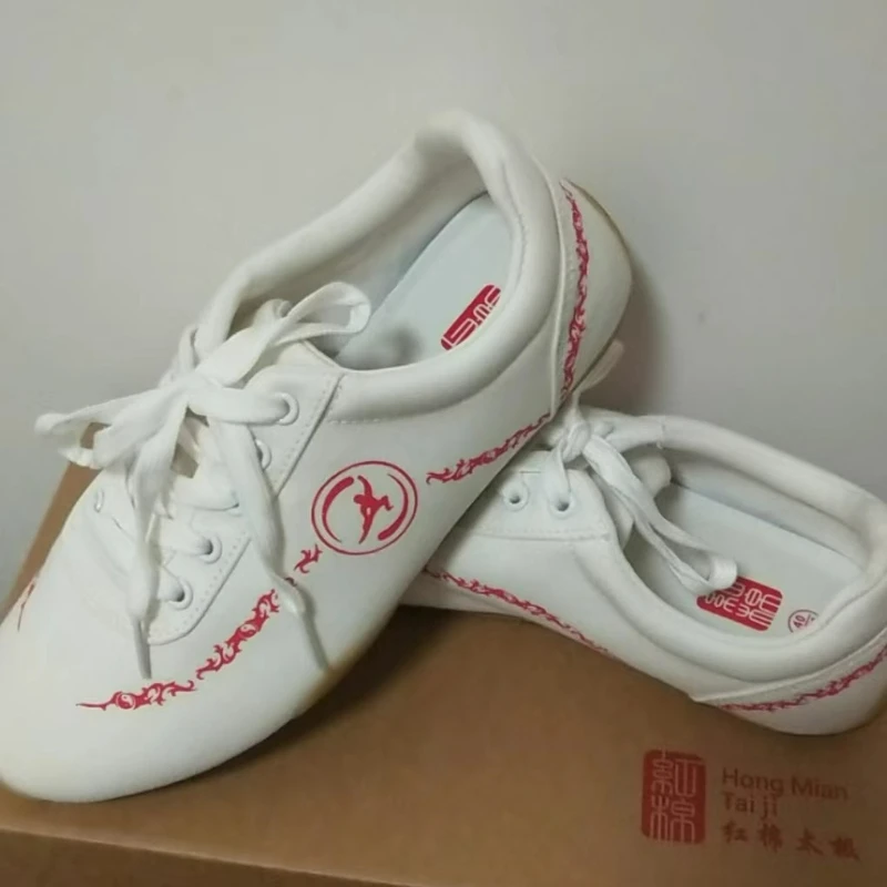 2026 New Martial Arts Shoes Men Women Designer Wushu Taichi Shoe Couples Comfortable KungFu Shoes for Unisex Gym Training Shoe
2026 New Martial Arts Shoes Men Women Designer Wushu Taichi Shoe Couples Comfortable KungFu Shoes for Unisex Gym Training Shoe