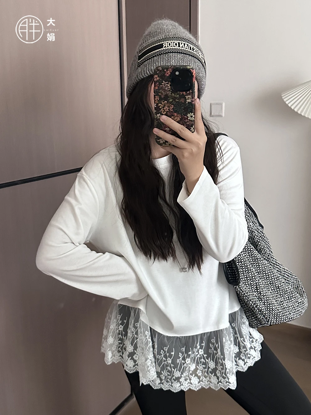 Кружевная длинная футболка Све, многослойная кружевная лоскутная футболка с кричами, простая одинаковая осенне-зимняя корейская женская повседневная футболка
Кружевная длинная футболка Све, многослойная кружевная лоскутная футболка с кричами, простая одинаковая осенне-зимняя корейская женская повседневная футболка