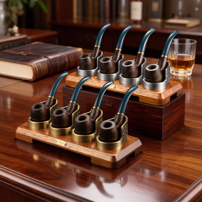 Retro Floral Pattern Classical Pipe Stand Set 4-Position Antique Bronze Zinc Alloy with Solid Wood Base for Home Decor
Retro Floral Pattern Classical Pipe Stand Set 4-Position Antique Bronze Zinc Alloy with Solid Wood Base for Home Decor