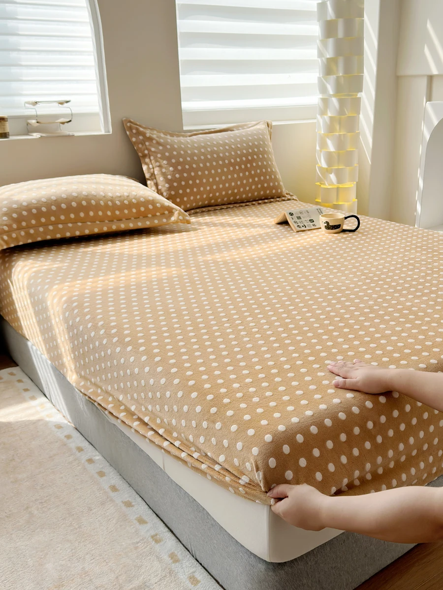 Winter New Warmth Bedding Polka Dot Girl Heart Milk Velvet Bedspread Bed Cap Style Carved Velvet Allergy Free Durable
Winter New Warmth Bedding Polka Dot Girl Heart Milk Velvet Bedspread Bed Cap Style Carved Velvet Allergy Free Durable
