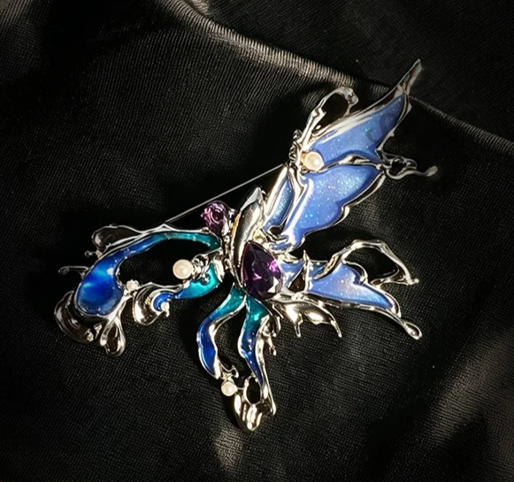 Anime Love and Deepspace Rafayel Cosplay Exquisite Butterfly Brooch Breastpin Cartoon Gradual Style Pin Badge Pendant Adorn Gift
Anime Love and Deepspace Rafayel Cosplay Exquisite Butterfly Brooch Breastpin Cartoon Gradual Style Pin Badge Pendant Adorn Gift