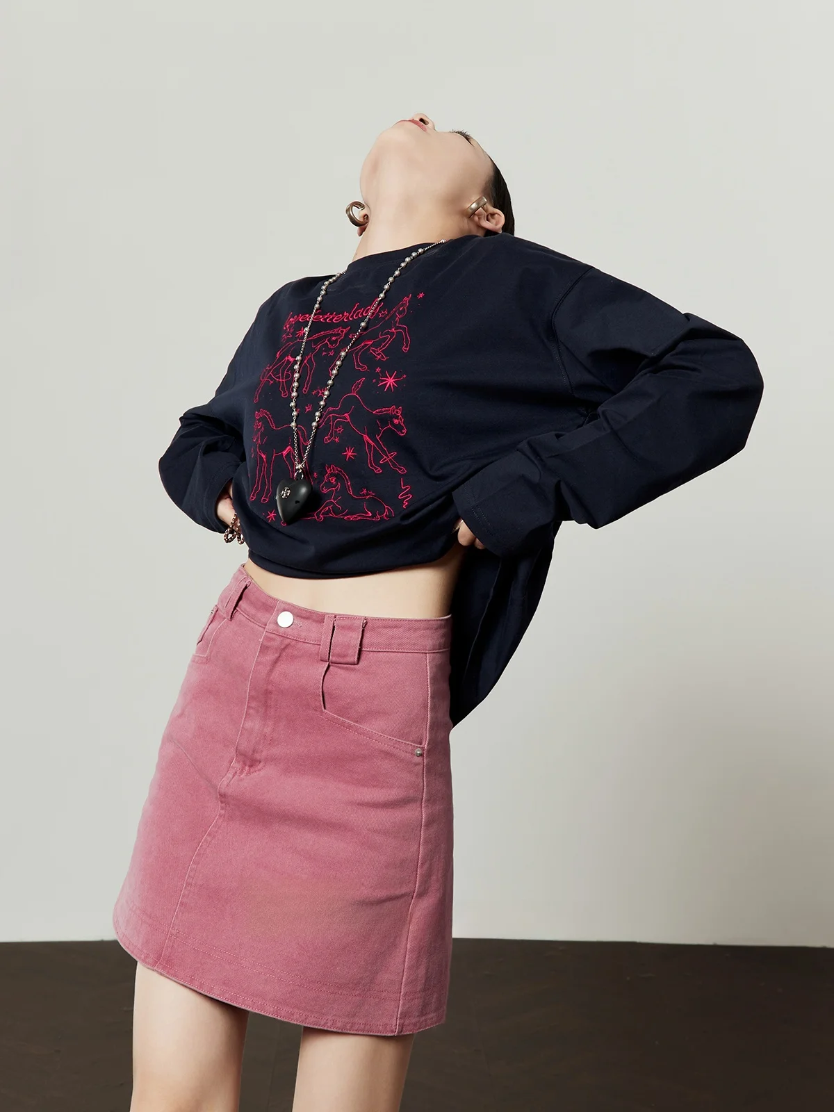 Loose round Neck Navy Blue T-Shirt Women's Spring New Lazy Style Vintage Print Long Sleeve Animal Pattern Casual Top
Loose round Neck Navy Blue T-Shirt Women's Spring New Lazy Style Vintage Print Long Sleeve Animal Pattern Casual Top