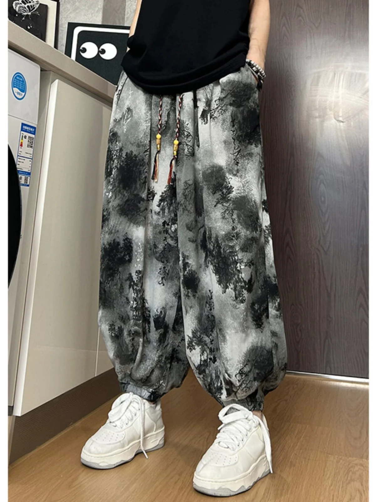 Мужские летние тонкие брюки из окрашенного шелка, новая китайская модель, свободный крой, на резинке, дышащие, тонкие, в стиле галифе/шаровары
Мужские летние тонкие брюки из окрашенного шелка, новая китайская модель, свободный крой, на резинке, дышащие, тонкие, в стиле галифе/шаровары