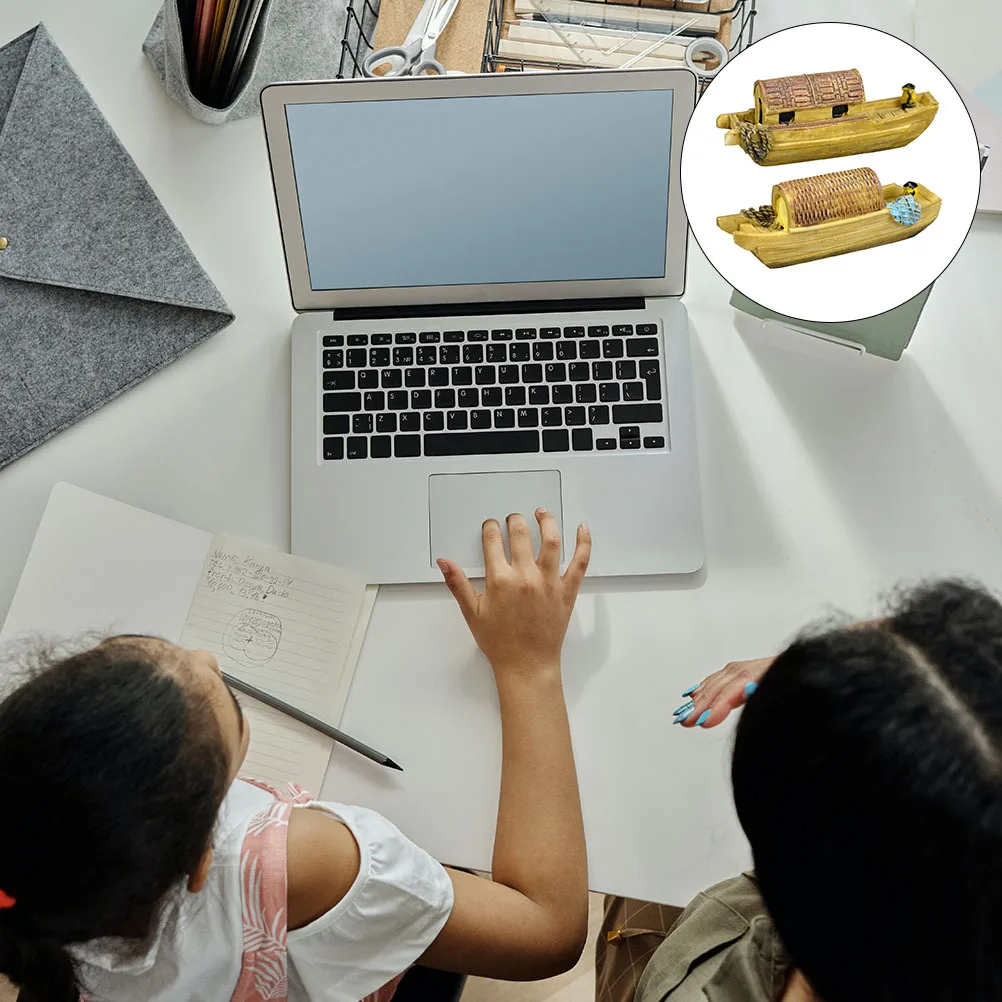 2 Pcs Decorations Fishing Boat Resin Ornament Tank Simulated Small Khaki Micro Landscape 
2 Pcs Decorations Fishing Boat Resin Ornament Tank Simulated Small Khaki Micro Landscape