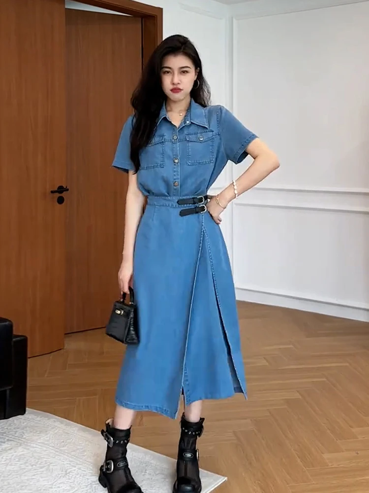 One piece fake two-piece dress women in summer slim waist lapel collar design sense short sleeved fashion denim skirt
One piece fake two-piece dress women in summer slim waist lapel collar design sense short sleeved fashion denim skirt