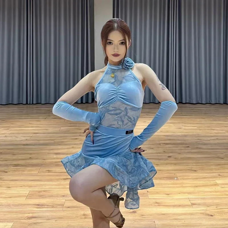 2025 Summer New Latin Dance Dress Adult Blue Mesh print Split Set Samba Rumba Practice Clothes Women Latin Dancewear
2025 Summer New Latin Dance Dress Adult Blue Mesh print Split Set Samba Rumba Practice Clothes Women Latin Dancewear