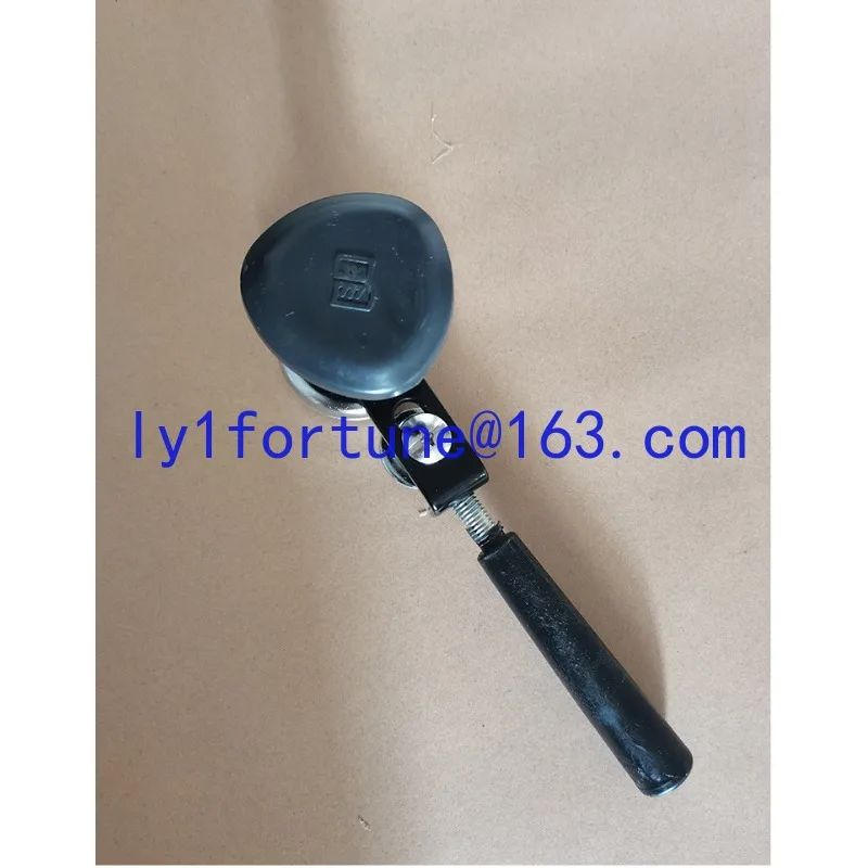 Can head machine, manual beverage sealing, milk tea can sealing tool
Can head machine, manual beverage sealing, milk tea can sealing tool