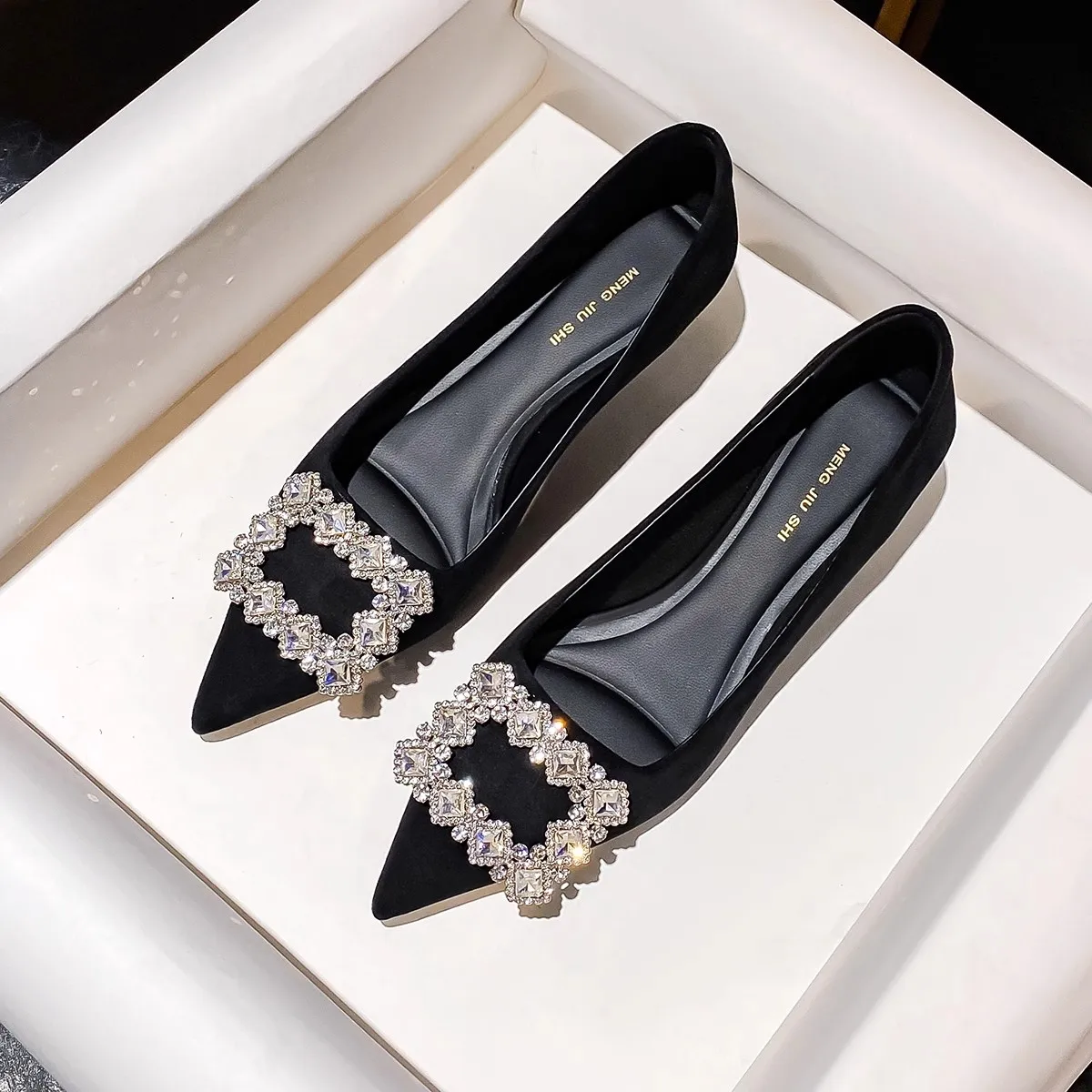 Spring Autumn Fashion Velvet High Heels Wedding Party Banquet Bling Shoes Low Heel Pointed Toe Pumps Luxury Women Glitter Shoes
Spring Autumn Fashion Velvet High Heels Wedding Party Banquet Bling Shoes Low Heel Pointed Toe Pumps Luxury Women Glitter Shoes