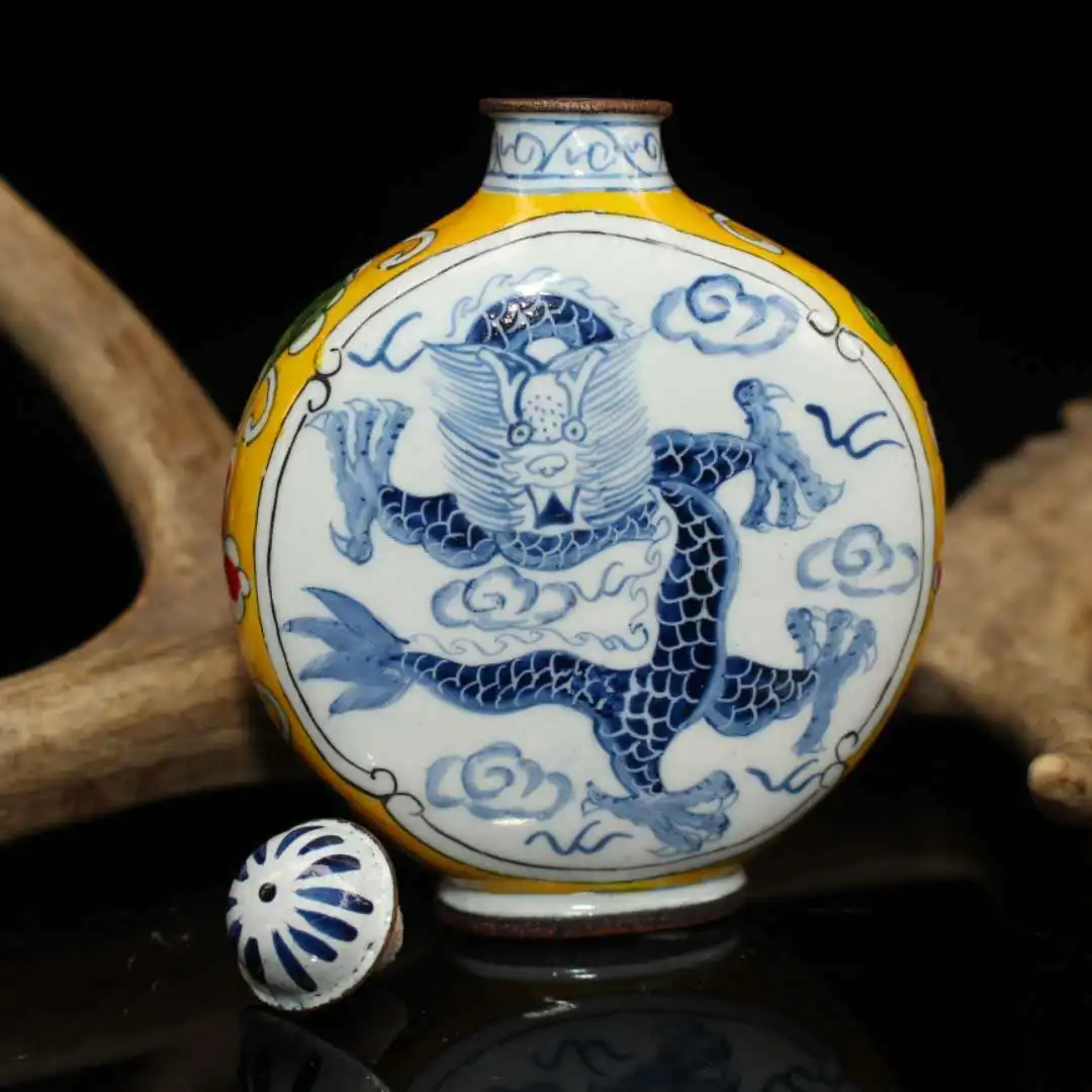 Chinese Collection Cloisonne Small Porcelain Bottle Zodiac Animal Dragon Snuff Bottle Home Fengshui Decoration
Chinese Collection Cloisonne Small Porcelain Bottle Zodiac Animal Dragon Snuff Bottle Home Fengshui Decoration