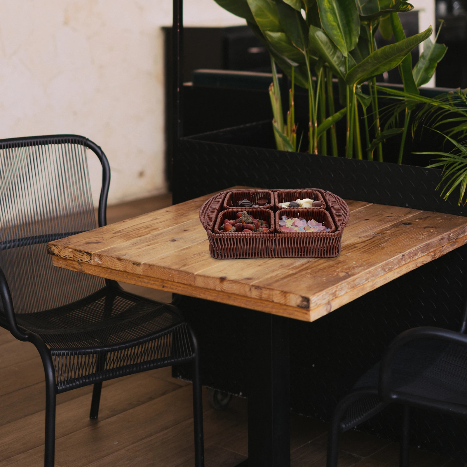 1Set Imitation Rattan Woven Snack Tray Brown Four Compartment Storage Basket Tabletop Serving Plate Bread Serving Tray 
1Set Imitation Rattan Woven Snack Tray Brown Four Compartment Storage Basket Tabletop Serving Plate Bread Serving Tray