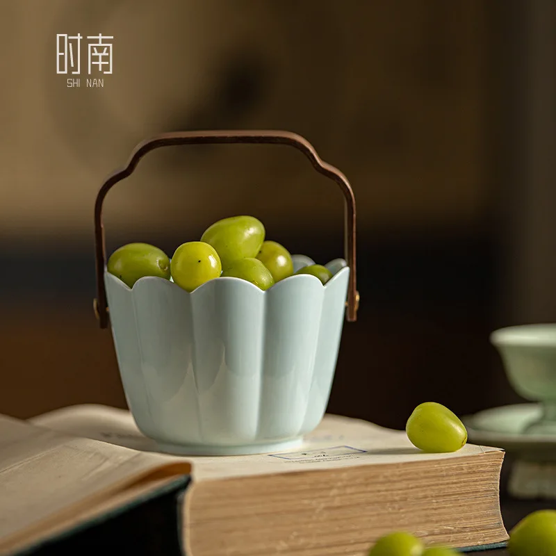 Изысканная китайская керамическая фруктовница-корзина, поднос для закусок на журнальный столик в гостиной, элегантный контейнер для конфет и сухофруктов
Изысканная китайская керамическая фруктовница-корзина, поднос для закусок на журнальный столик в гостиной, элегантный контейнер для конфет и сухофруктов