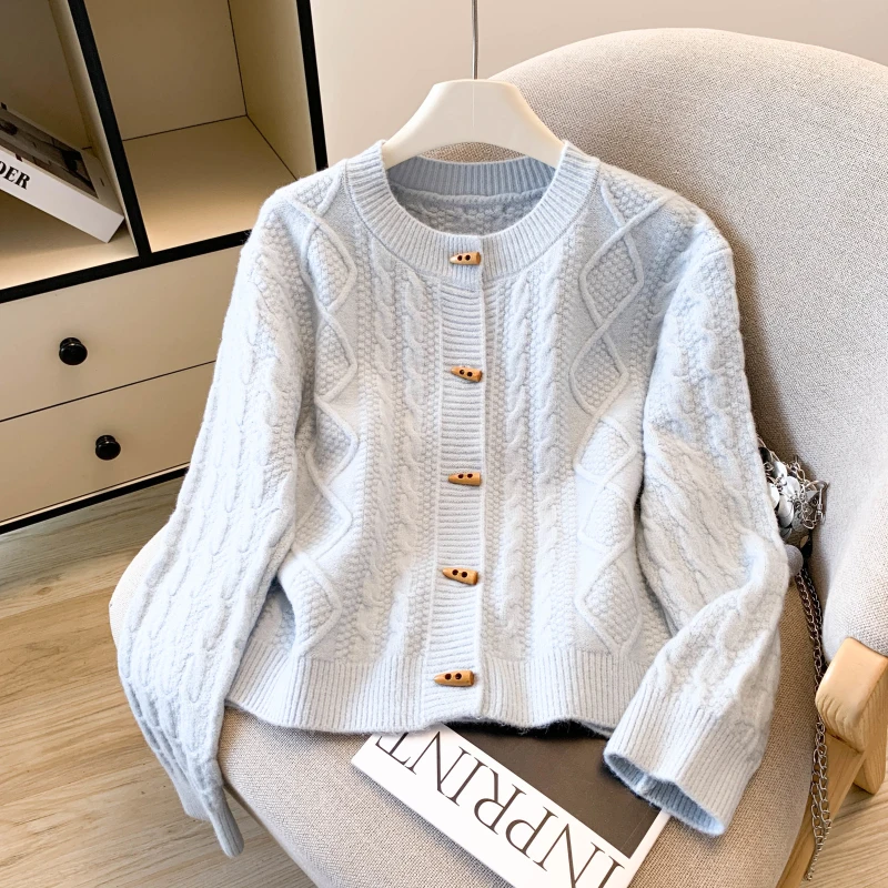 Свободный вязаный свитер, пальто, женский круглый кардиган на пуговицах, тонкий осенне-зимний новый кардиган из полиэфирного волокна 00%
Свободный вязаный свитер, пальто, женский круглый кардиган на пуговицах, тонкий осенне-зимний новый кардиган из полиэфирного волокна 00%