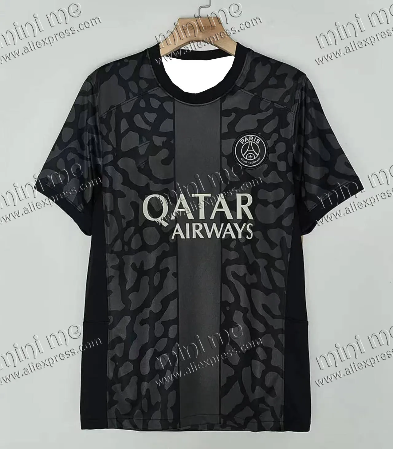 2025 Summer Hot-selling New Paris Away Fan Version Jersey Outdoor Training Breathable Quick-drying Short-sleeved T-shirt
2025 Summer Hot-selling New Paris Away Fan Version Jersey Outdoor Training Breathable Quick-drying Short-sleeved T-shirt