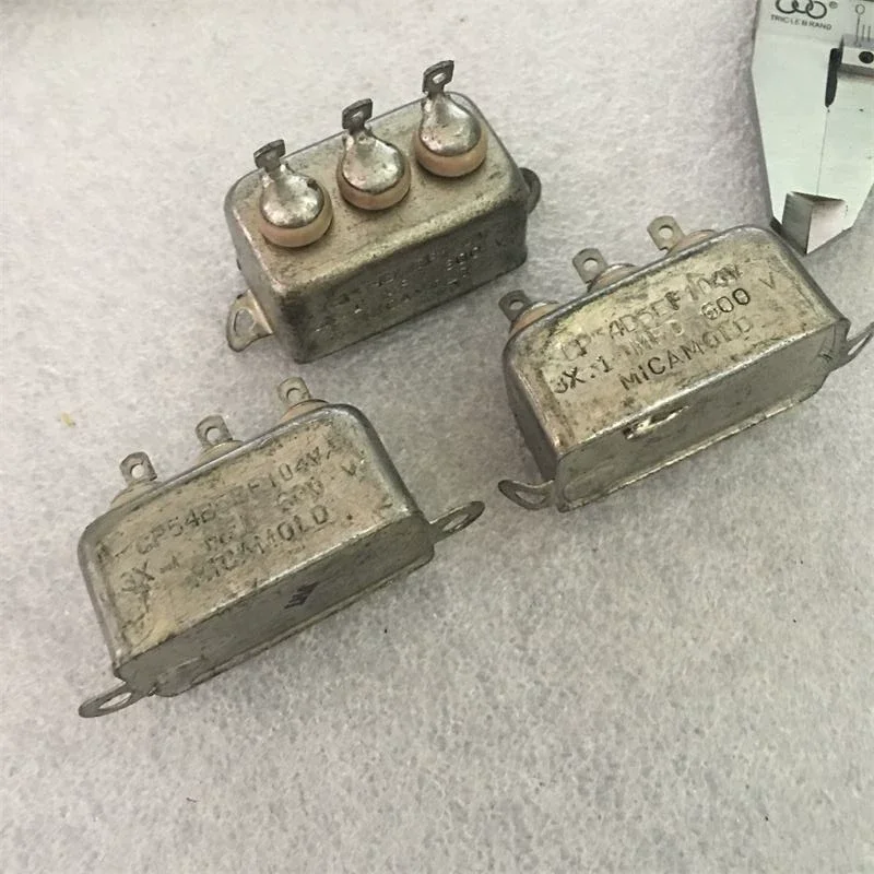 Совершенно новый антикварный американский медный корпус MICAMOLD 3 × 0,1 мкФ600 В с 3 комплектами масляных конденсаторов с муфтой желчного пузыря
Совершенно новый антикварный американский медный корпус MICAMOLD 3 × 0,1 мкФ600 В с 3 комплектами масляных конденсаторов с муфтой желчного пузыря