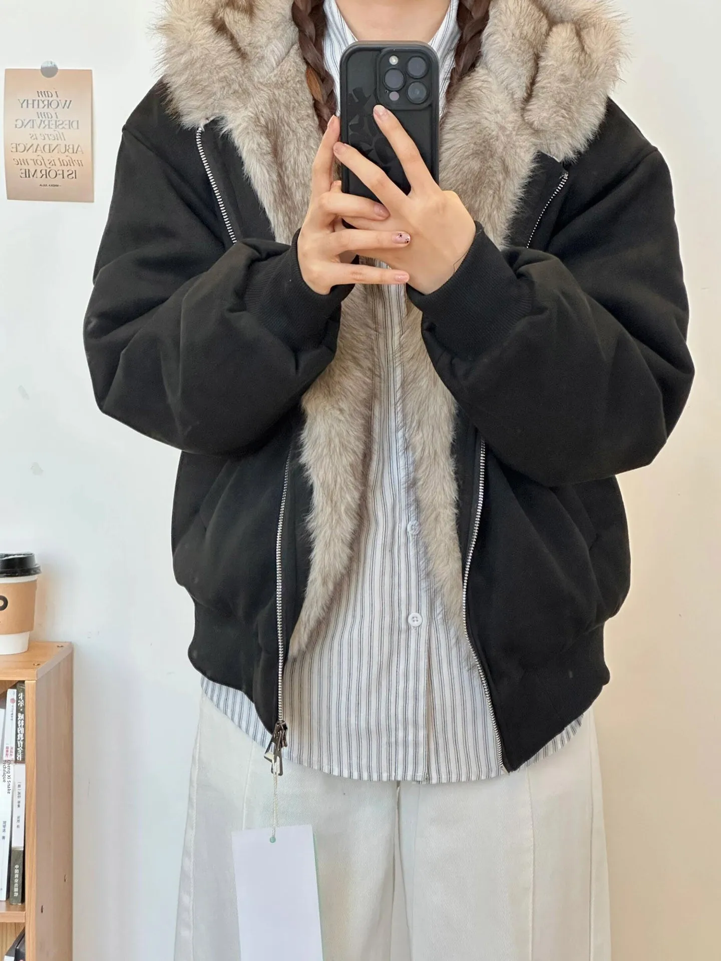 Утепленная мужская зимняя куртка с меховым воротником и подкладкой из флиса, модная, теплая, в американском стиле, Cleanfit
Утепленная мужская зимняя куртка с меховым воротником и подкладкой из флиса, модная, теплая, в американском стиле, Cleanfit