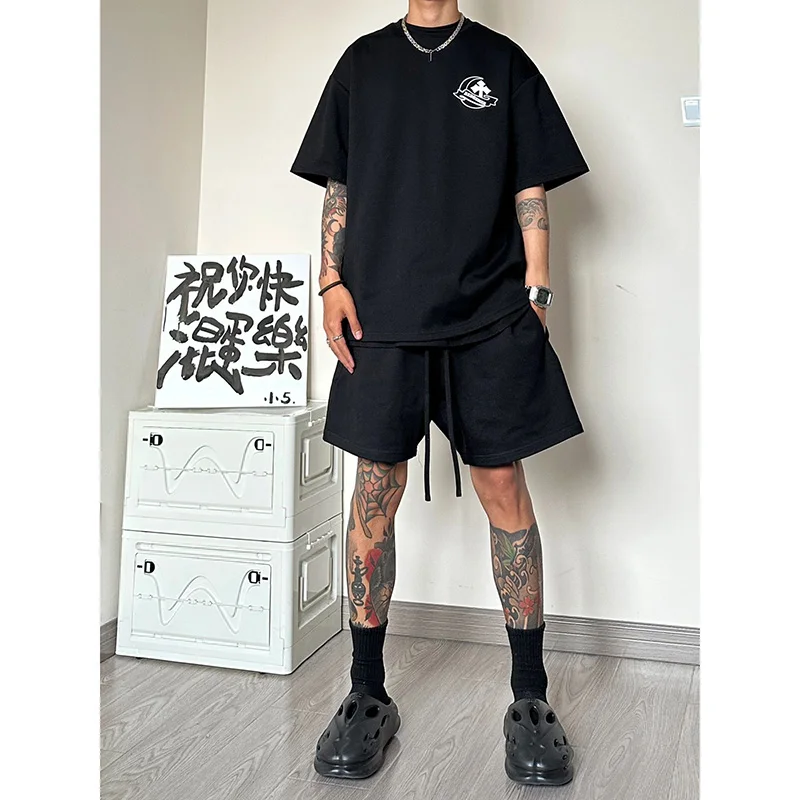 Американские повседневные базовые универсальные однотонные шорты Vibe для лета, прямые спортивные брюки унисекс с завязками на шнуровке
Американские повседневные базовые универсальные однотонные шорты Vibe для лета, прямые спортивные брюки унисекс с завязками на шнуровке