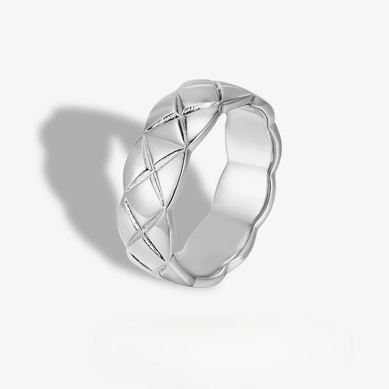 New S925 Silver Fashion Classic Diamond Texture Ring for Women's High End Open End Ring Wedding Jewelry
New S925 Silver Fashion Classic Diamond Texture Ring for Women's High End Open End Ring Wedding Jewelry