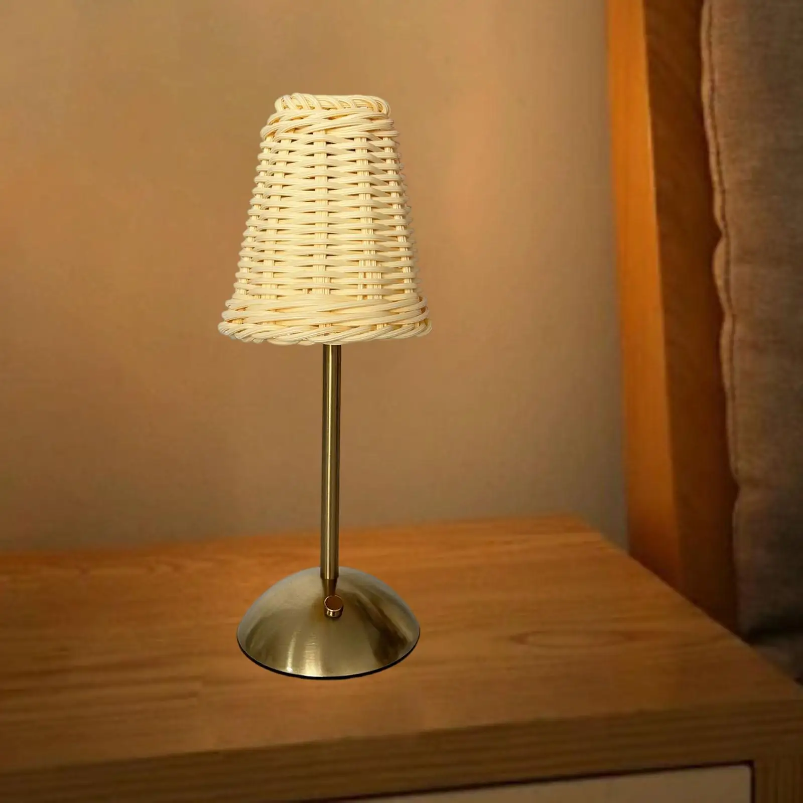 Винтажный стиль, беспроводная настольная лампа из ротанга, портативная светодиодная настольная лампа, центральная часть для столовой и уголок для чтения
Винтажный стиль, беспроводная настольная лампа из ротанга, портативная светодиодная настольная лампа, центральная часть для столовой и уголок для чтения