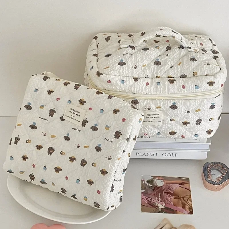 Travel Portable Ladies Makeup Case Wash Storage Bag Cute Cartoon Cosmetic Bag for Women Simple Female Clutch Purse Handbags
Travel Portable Ladies Makeup Case Wash Storage Bag Cute Cartoon Cosmetic Bag for Women Simple Female Clutch Purse Handbags
